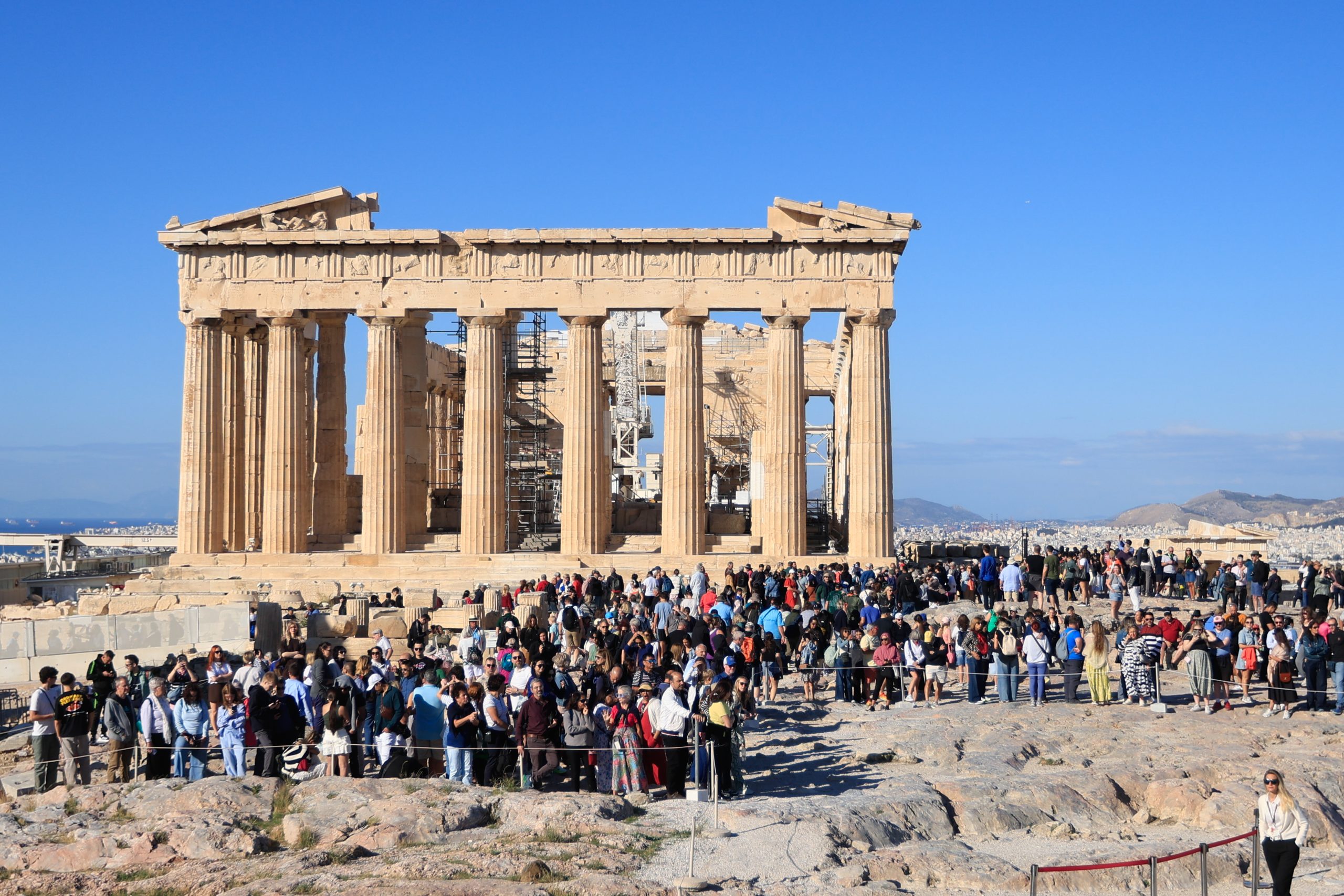 ΤτΕ: Πάνω από 35 εκατ. τουρίστες στην Ελλάδα φέτος – Εισπράξεις 22,4 εκατ. ευρώ