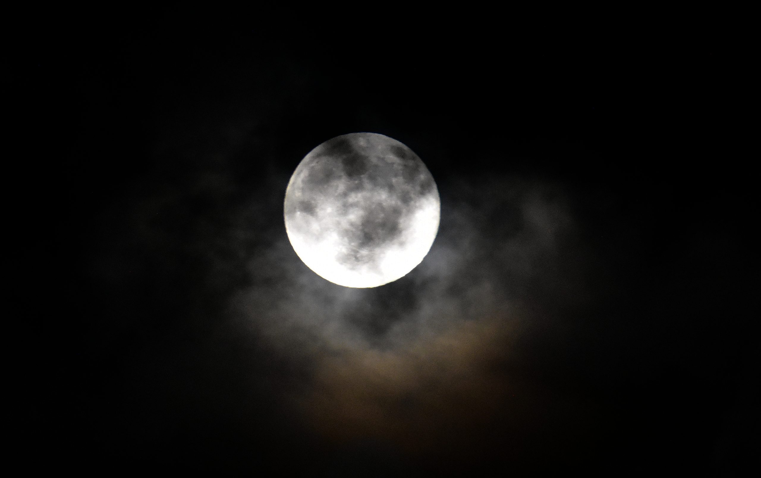 «Φεγγάρι του Λύκου»: Πότε θα κάνει την εμφάνισή της η πρώτη πανσέληνος του 2026