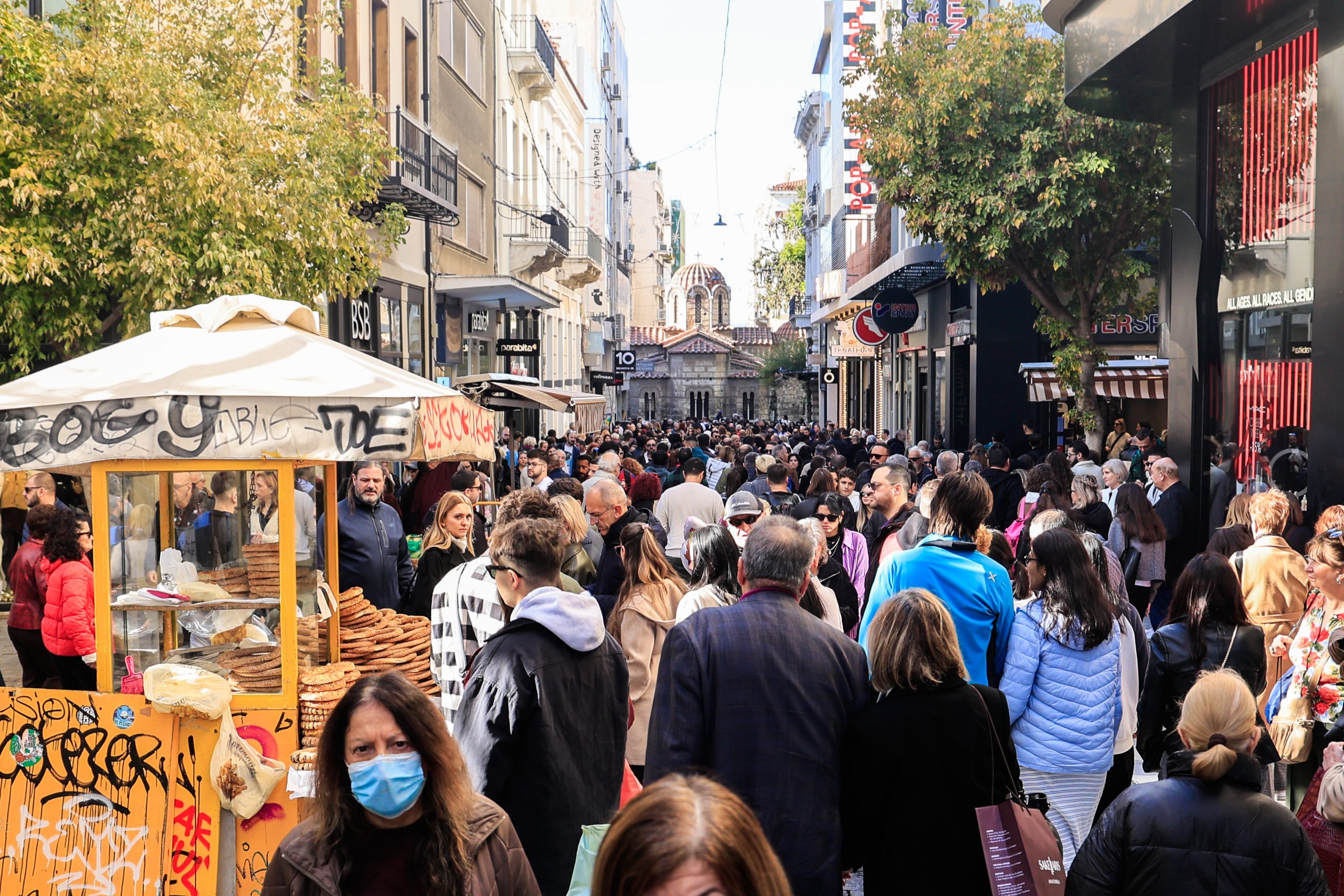 Εορταστικό ωράριο: Ανοιχτά και την Κυριακή καταστήματα και σούπερ μάρκετ