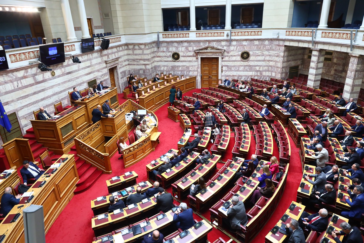 Στη Βουλή το νομοσχέδιο για τις συμβάσεις παραχώρησης Εγνατίας Οδού, Αττικής Οδού και Αεροδρομίου Ηρακλείου