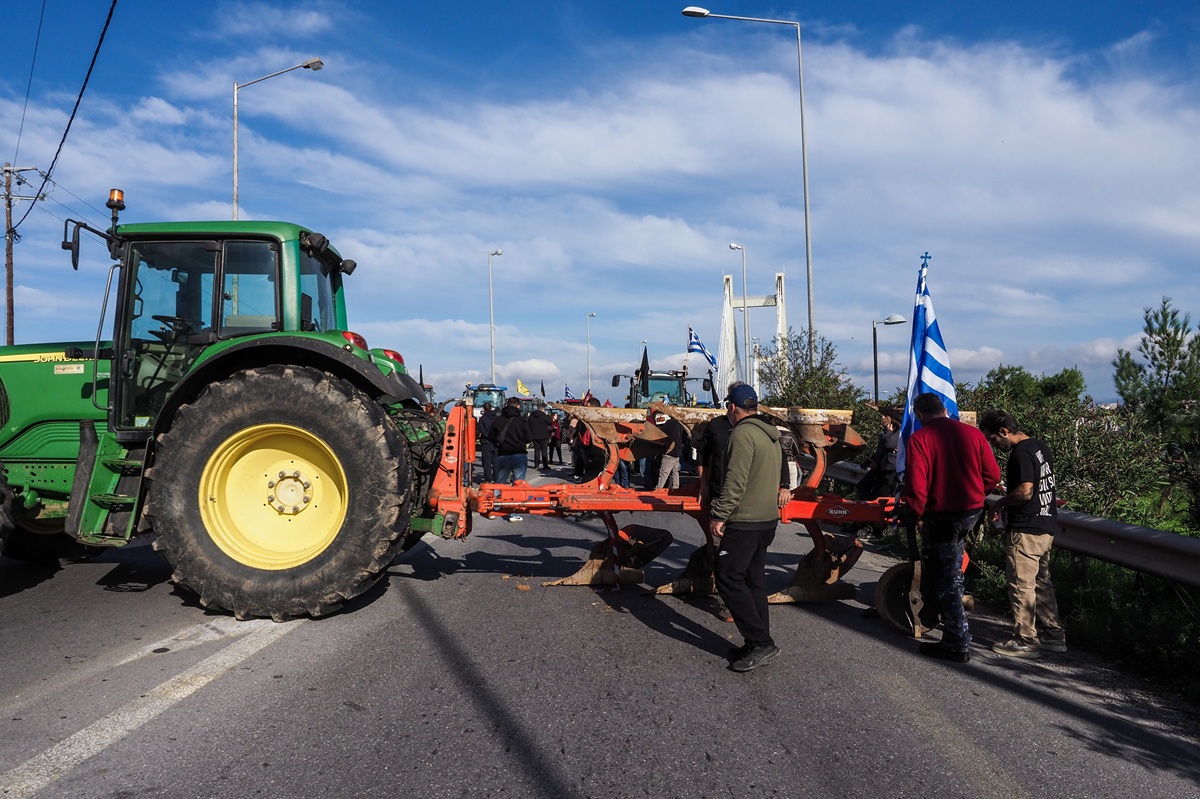 Κλιμακώνονται οι αγροτικές αντιδράσεις: Το Σάββατο η κρίσιμη διάσκεψη στη Νίκαια