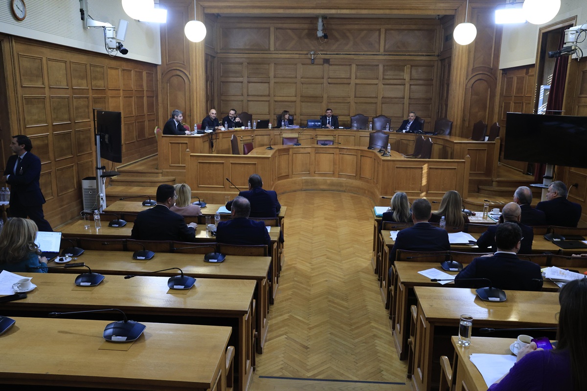 Εξεταστική ΟΠΕΚΕΠΕ: «Είμαι αθώος, ψεύτικες οι συνομιλίες», δήλωσε ο «Φραπές» – Η Κωνσταντοπούλου ζήτησε τη σύλληψή του