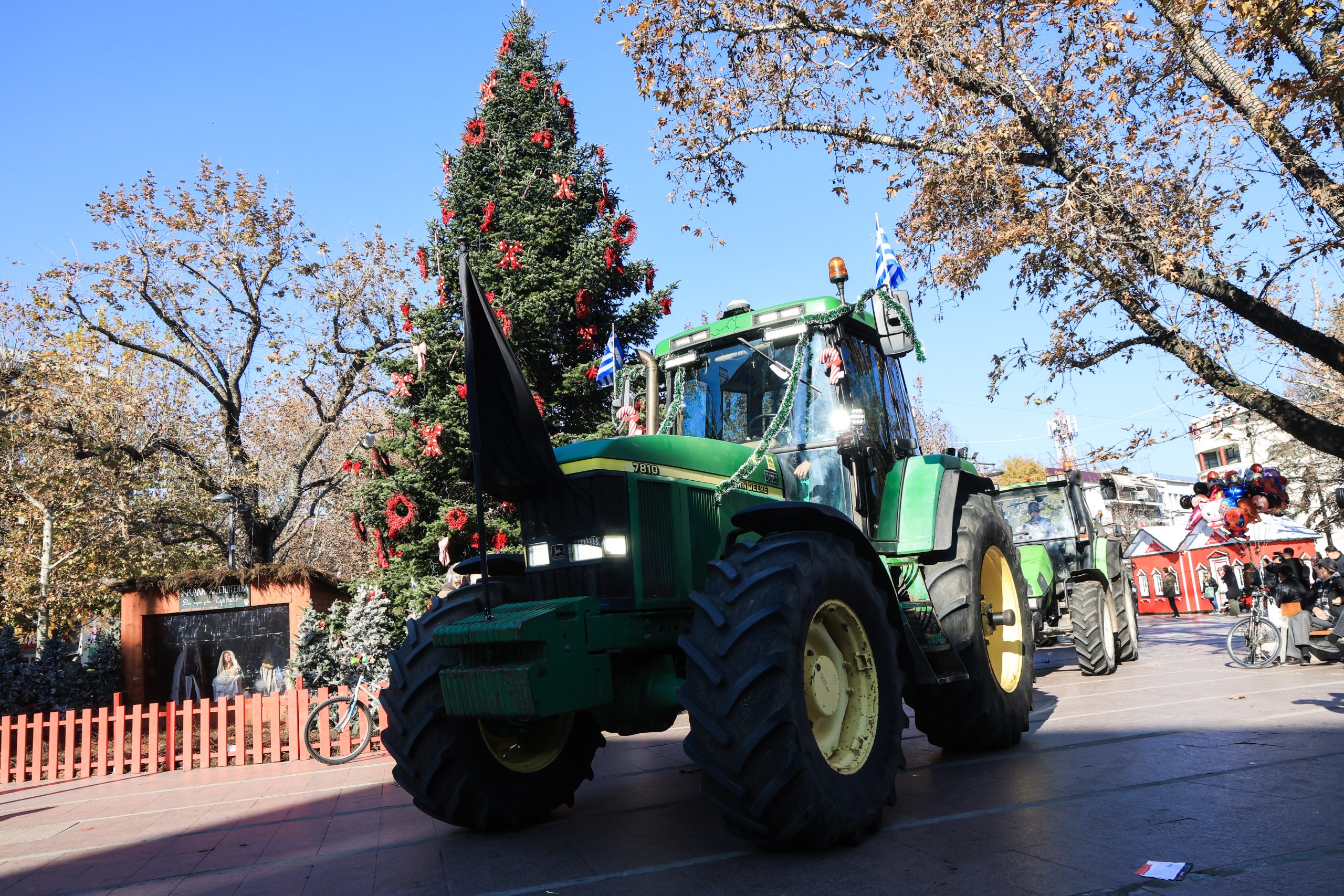 Αγροτικά μπλόκα: Πόσο θα κοστίσει η κλιμάκωση στην ελληνική οικονομία