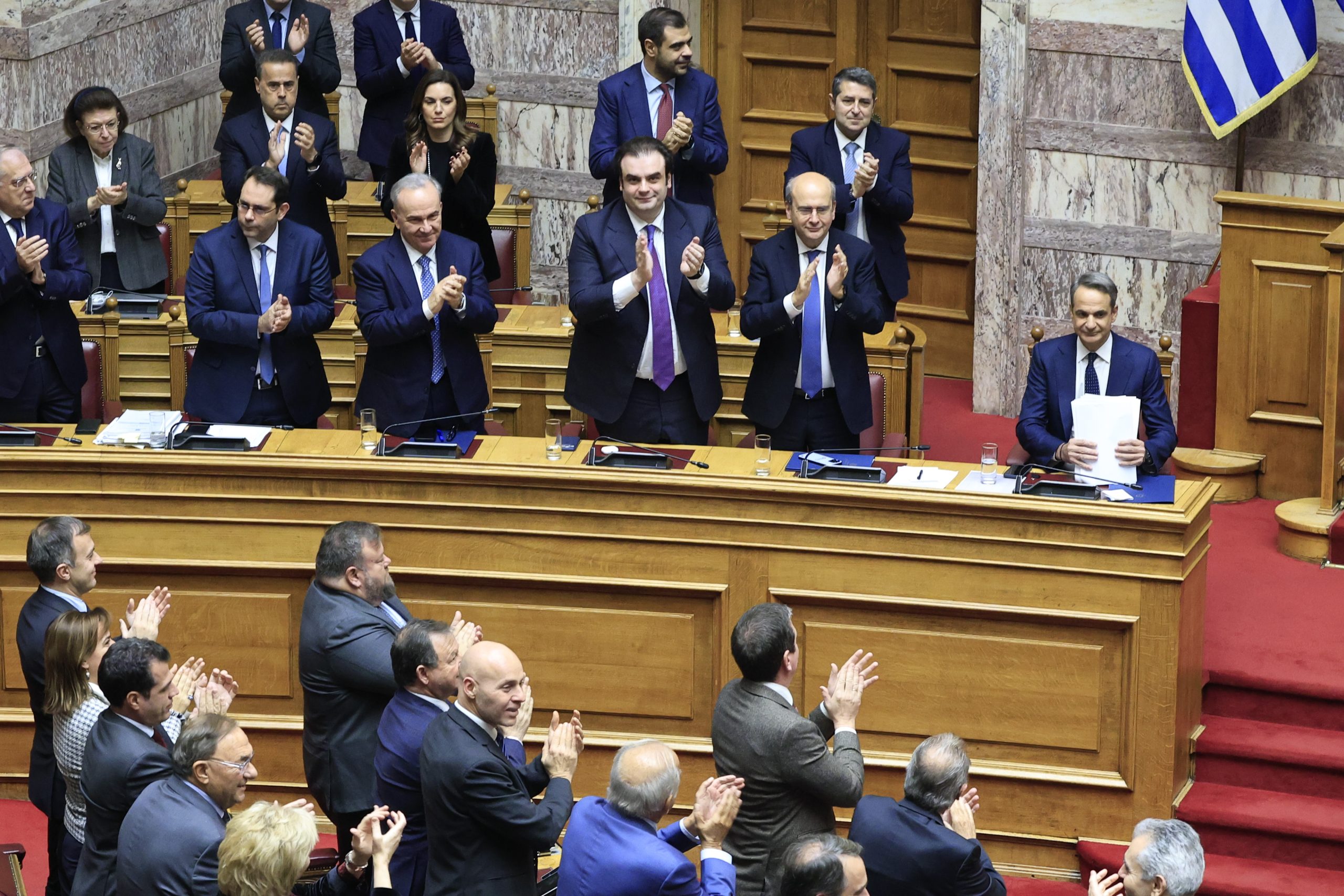 Με εξαγγελίες για νέο «στεγαστικό πακέτο» ψηφίστηκε ο προϋπολογισμός