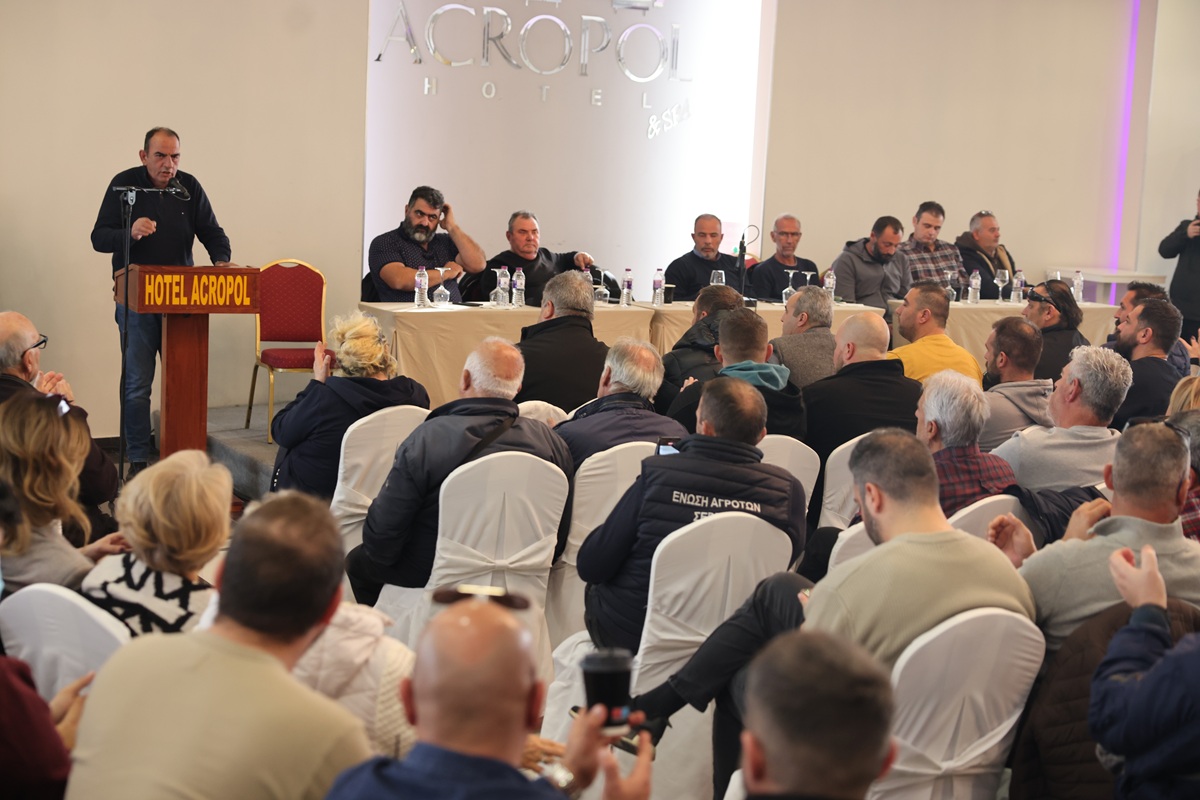 Αγρότες: «Όχι» στον διάλογο και κλιμάκωση με μπλόκα – Οι αποφάσεις της πανελλαδικής σύσκεψης