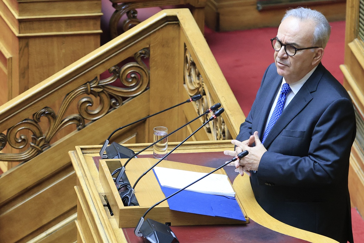 Παπαθανάσης: «Η Ελλάδα αλλάζει με έργα, όχι με λόγια» – Ψήφος εμπιστοσύνης στο νέο Αναπτυξιακό Πρόγραμμα