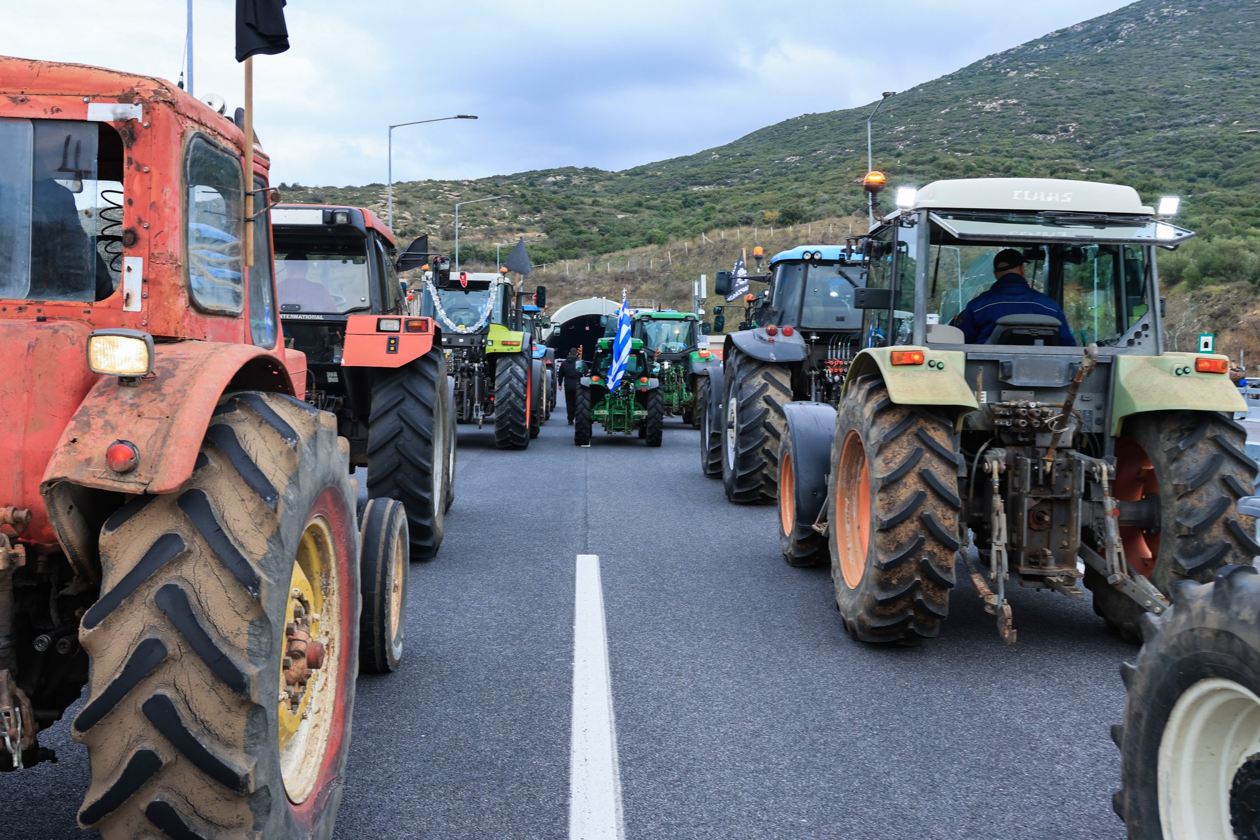 Σε τροχιά σύγκρουσης οι αγρότες: Κλείνουν επ’ αόριστον τα Μάλγαρα – Κρίσιμη σύσκεψη στη Νίκαια