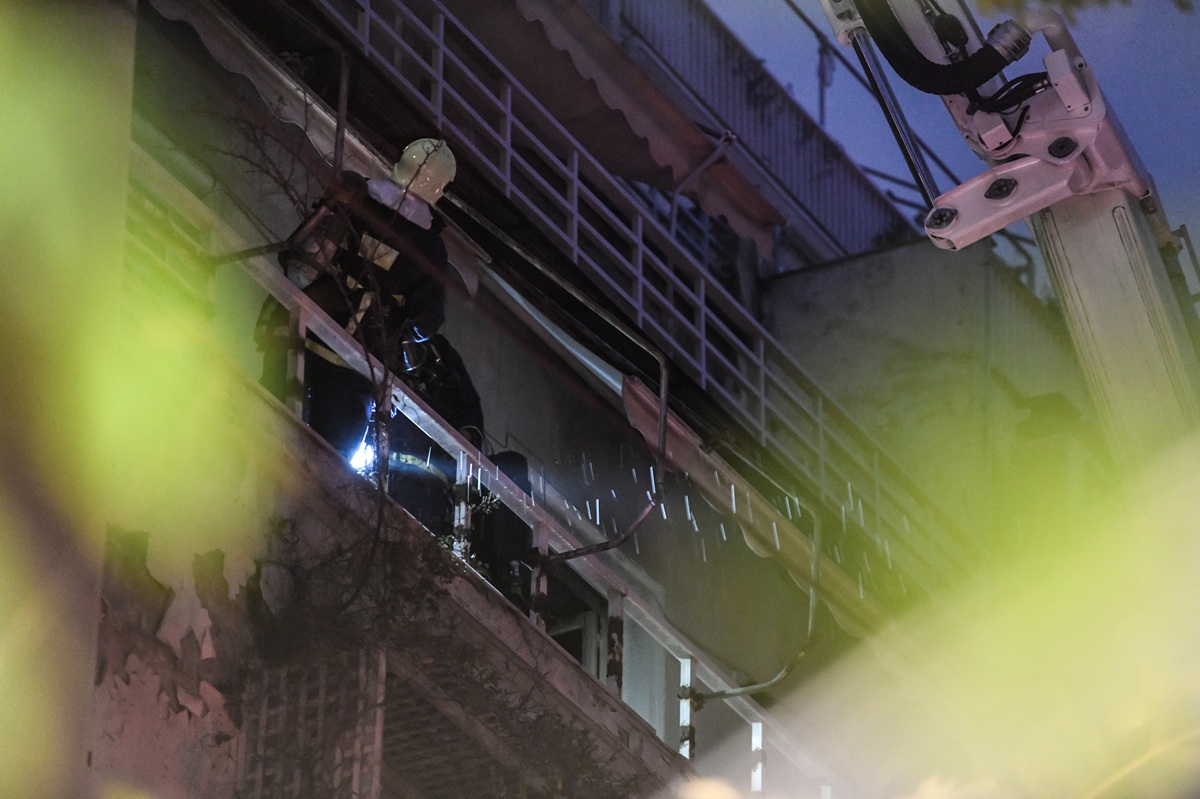 Κολωνάκι: Σύλληψη 60χρονου για τη δολοφονία της μητέρας του το 2022 – Σκηνοθέτησε πυρκαγιά για να καλύψει τα ίχνη του