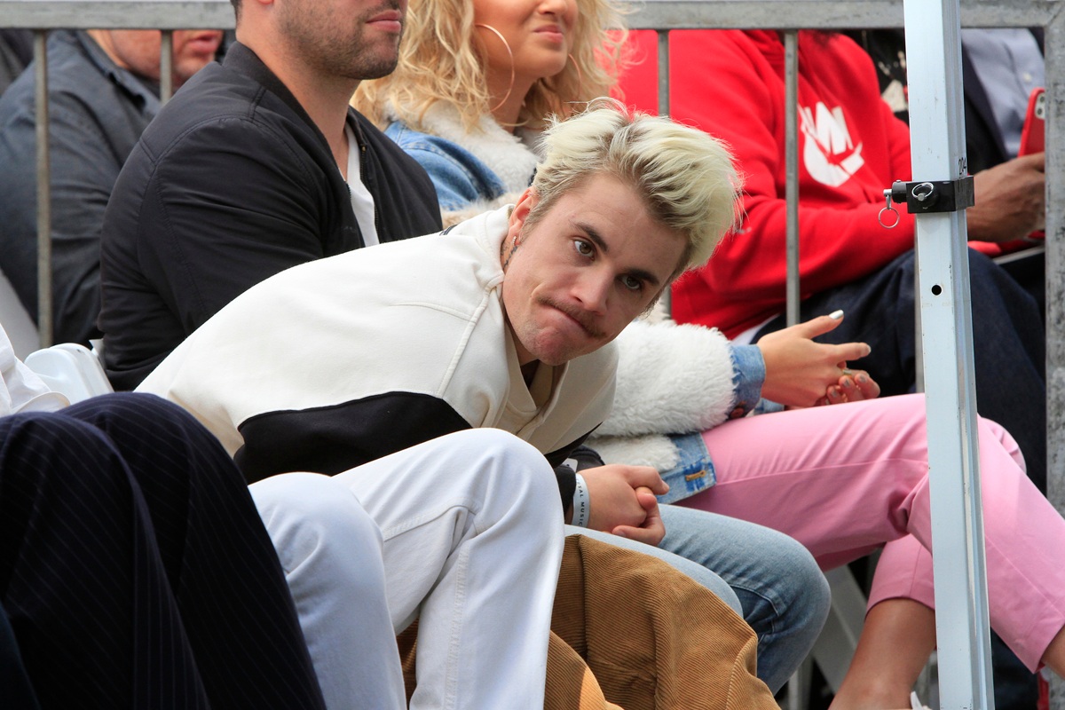 Ο Τζάστιν Μπίμπερ «στολίζει» την Apple – Ποιο κουμπί του iPhone τον κάνει έξαλλο