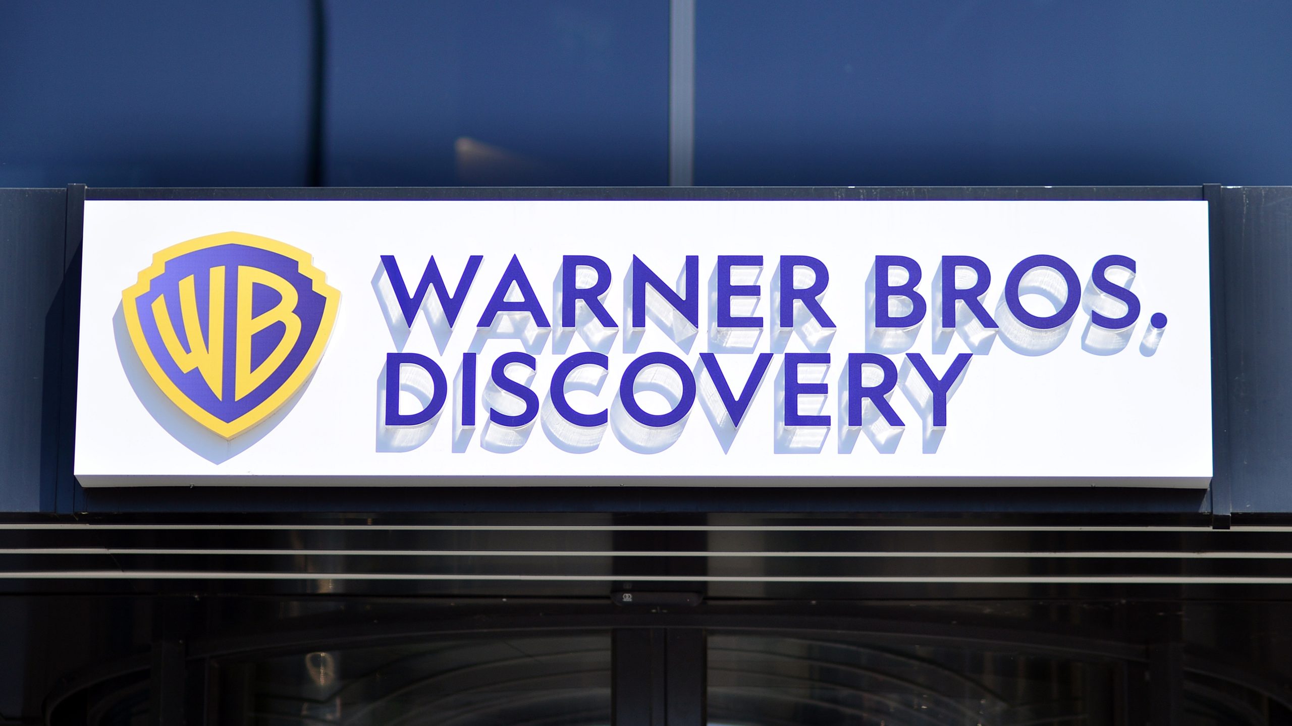 Ο πόλεμος του streaming: Η Paramount «χτυπά» τη Netflix με προσφορά – μαμούθ για την Warner Bros