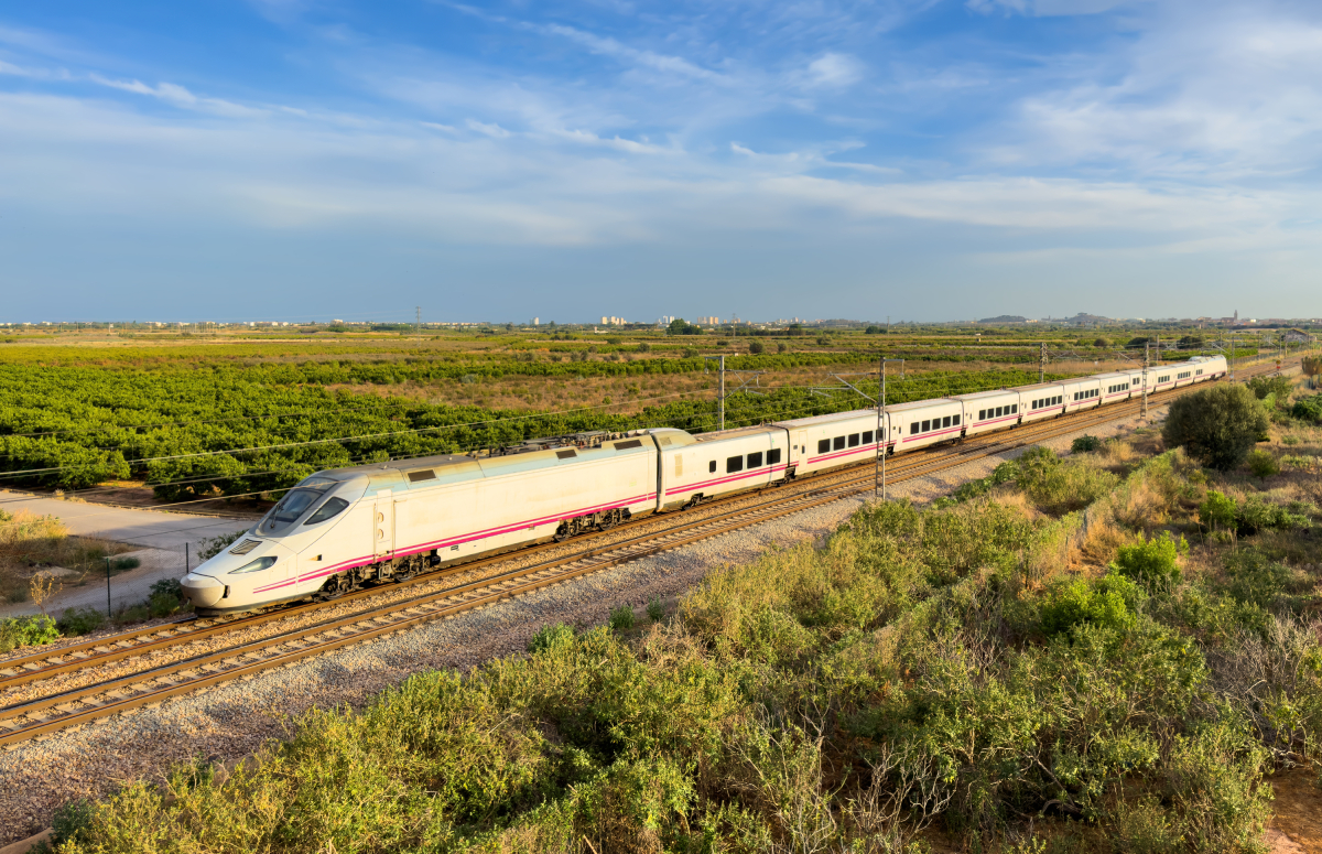 Με 60 ευρώ τον μήνα οι Ισπανοί θα μπορούν να ταξιδεύουν παντού στη χώρα