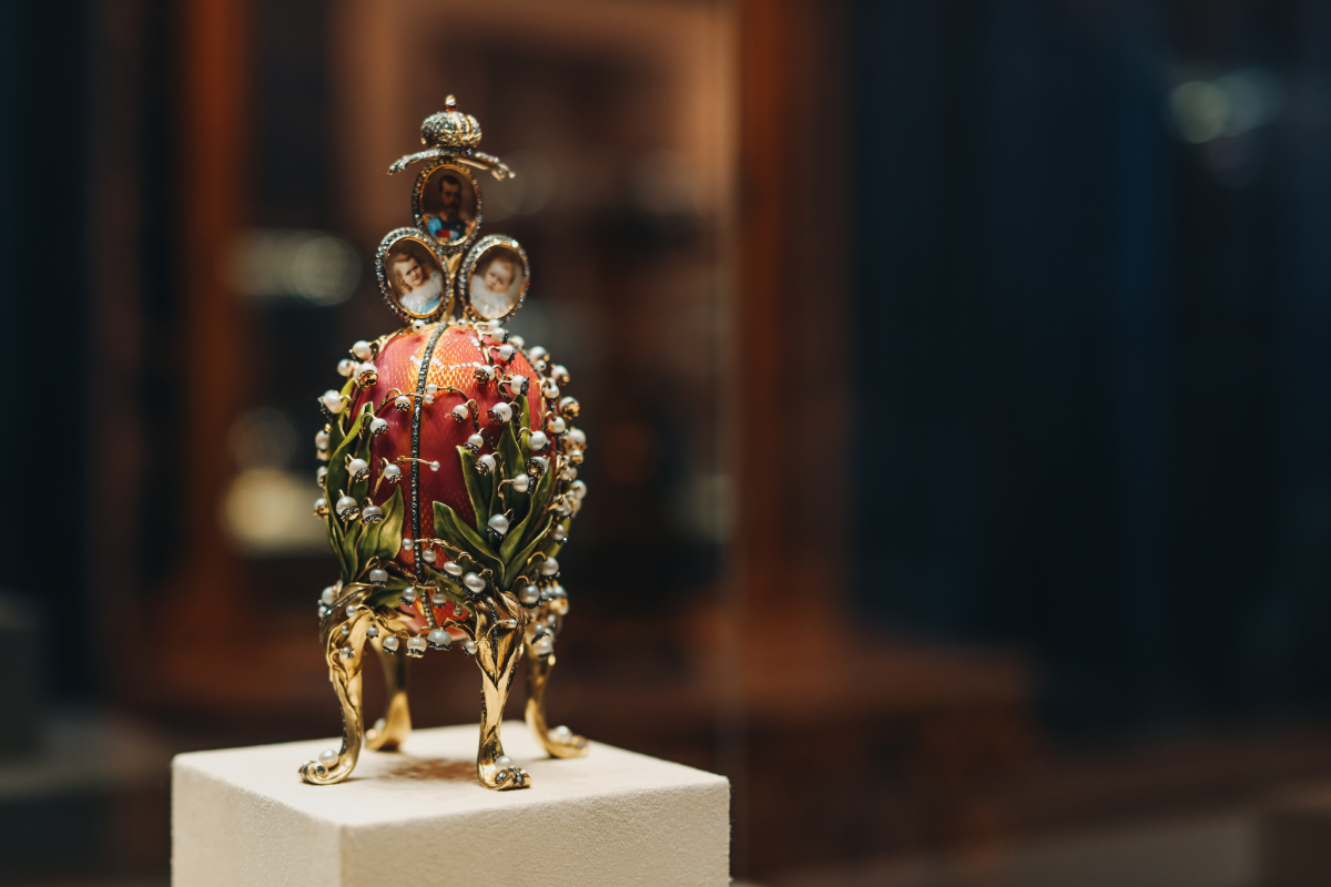 Νέα Ζηλανδία: Άνδρας κατηγορείται ότι έκλεψε κολιέ Fabergé… καταπίνοντάς το – Το πολύτιμο κόσμημα παραμένει άφαντο