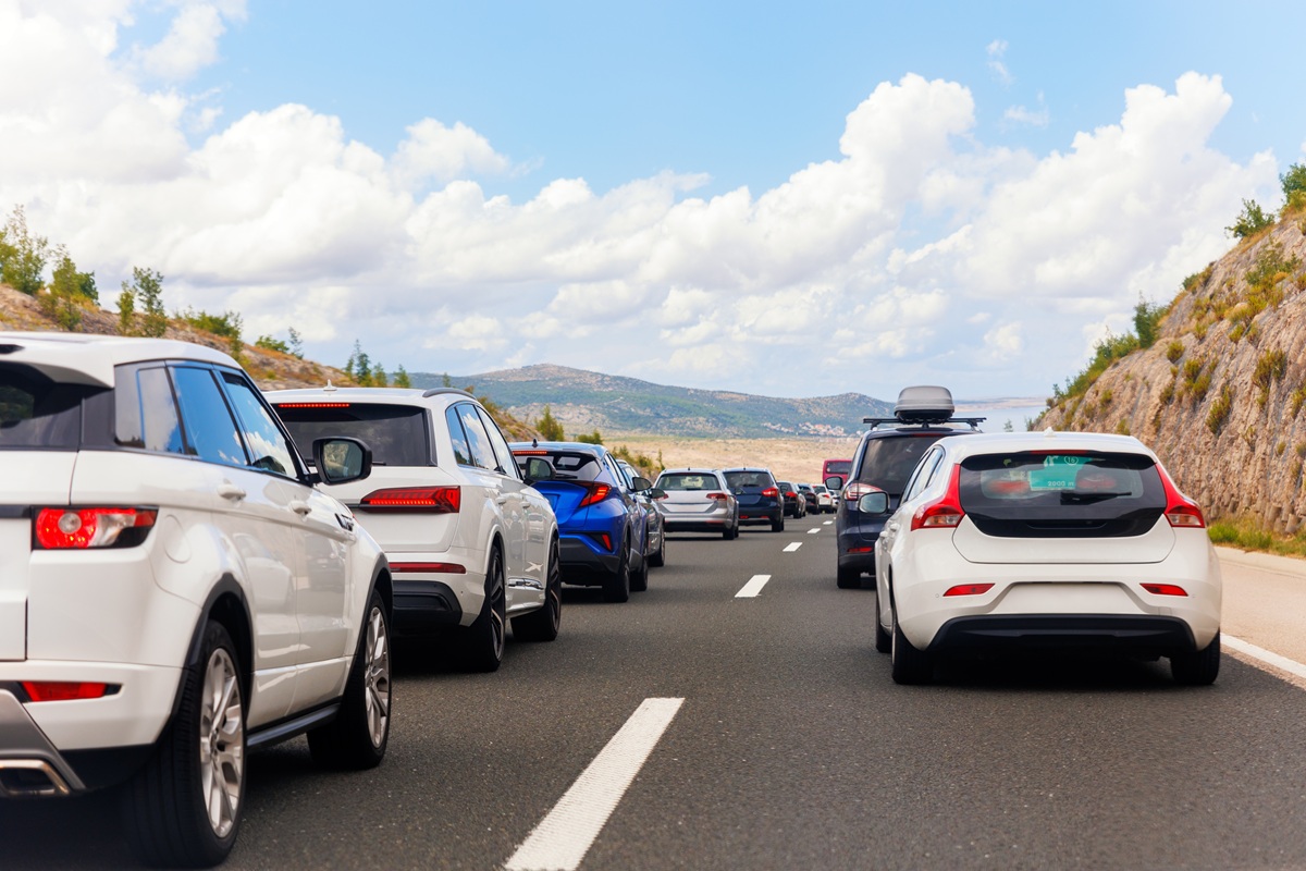 Ευρωπαϊκή αγορά αυτοκινήτου: «Βουτιά» για βενζίνη και diesel – Ποια κατηγορία κυριάρχησε το 2025