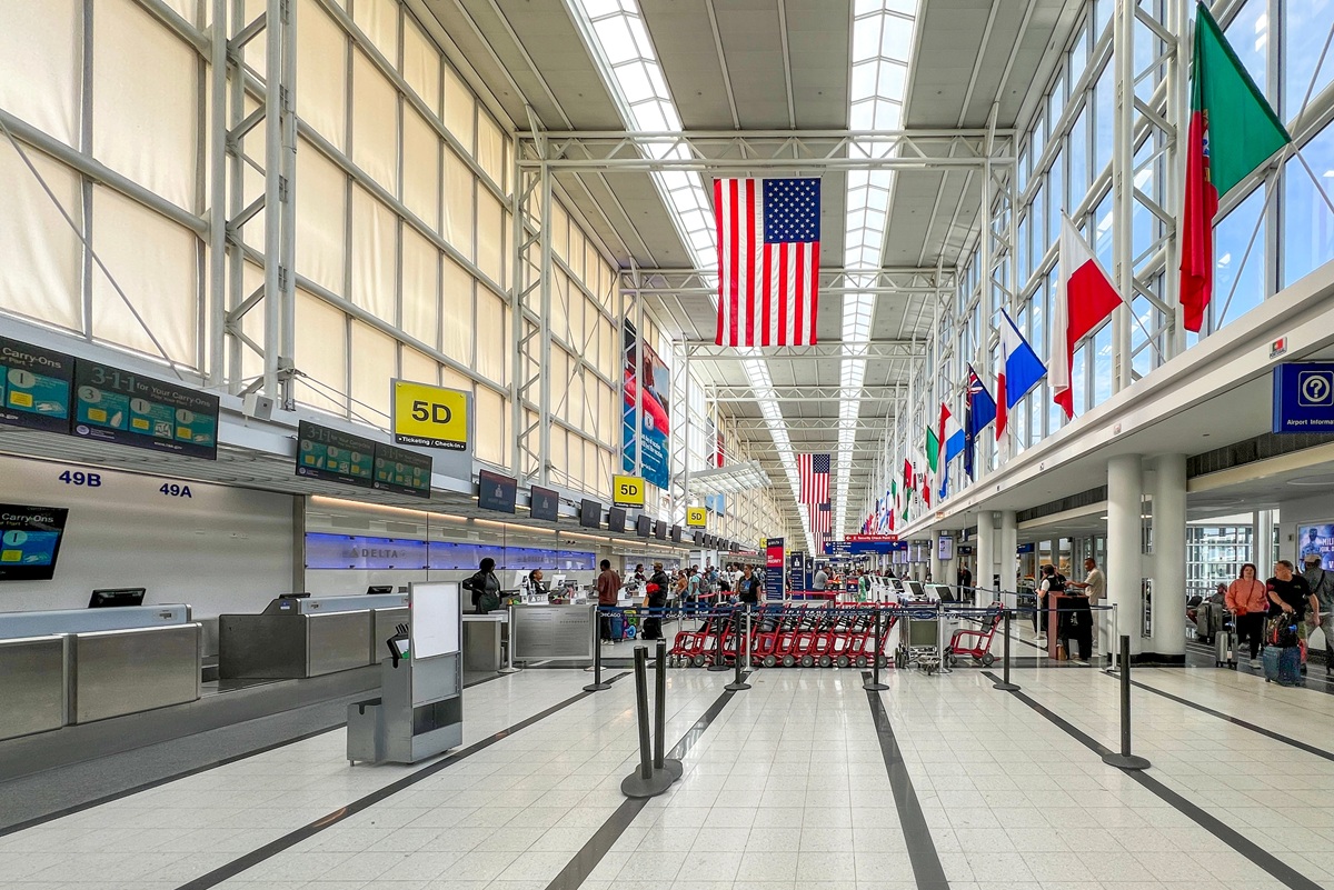 Αεροδρόμια ΗΠΑ: Η κυβέρνηση Τραμπ θέλει υγιεινό φαγητό, γυμναστήρια και παιδότοπους για τους επιβάτες