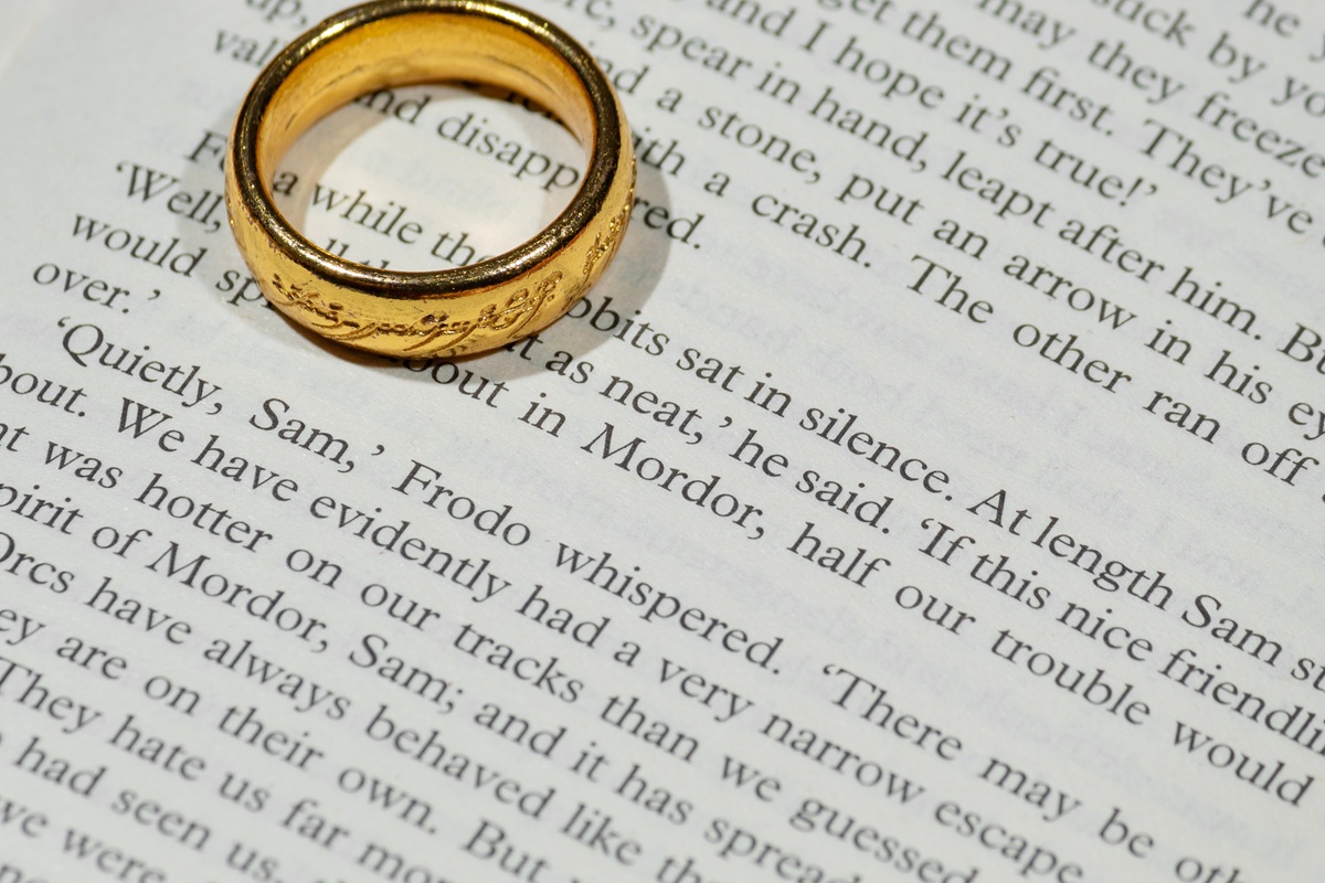 Πριν τον «Άρχοντα των Δαχτυλιδιών» ο Τόλκιν έκανε τον… Άγιο Βασίλη για 23 χρόνια