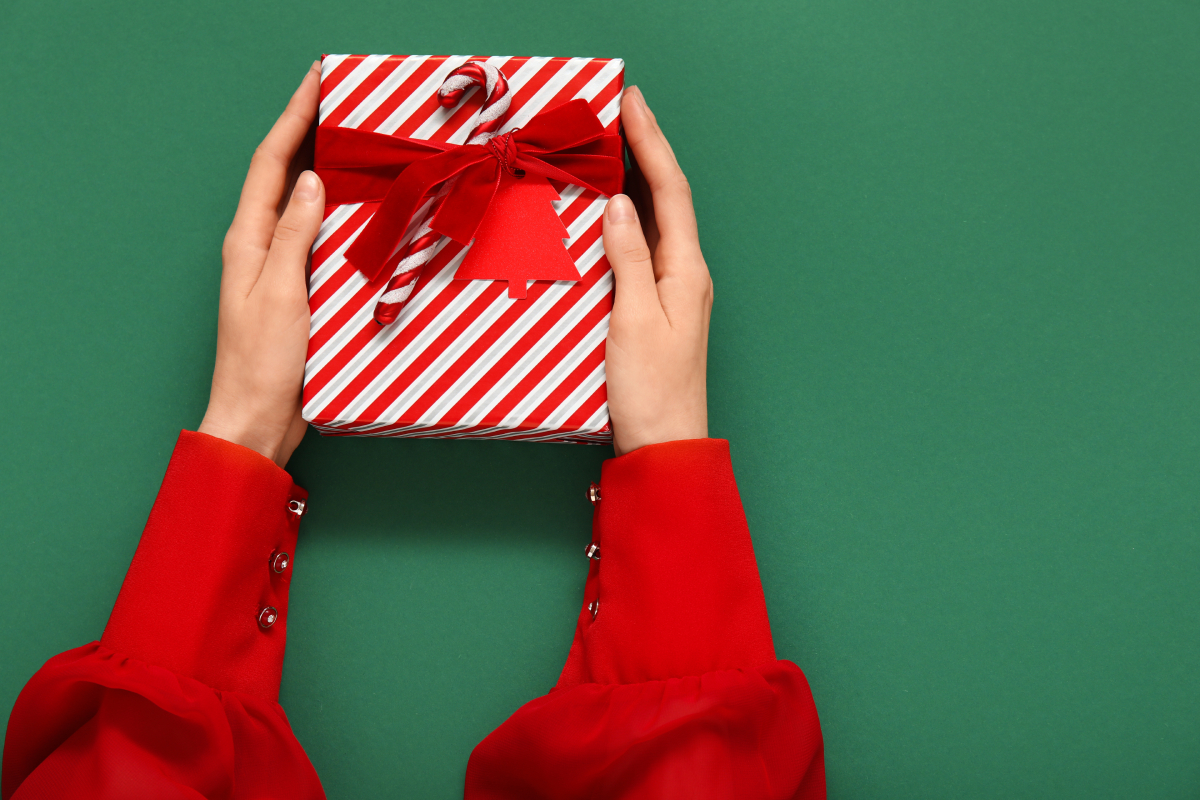 Γιατί τα κόκκινο και πράσινο είναι τα κλασικά χρώματα των χριστουγέννων: Μύθος, ιστορία και σημασία