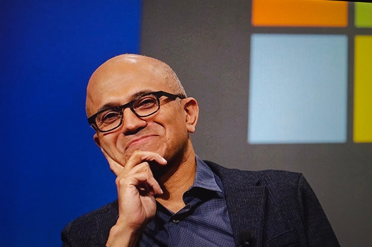 Σάτια Ναντέλα: «Το μέγεθός μας είναι μειονέκτημα» — Γιατί ο CEO της Microsoft μελετά startups τα Σαββατοκύριακα
