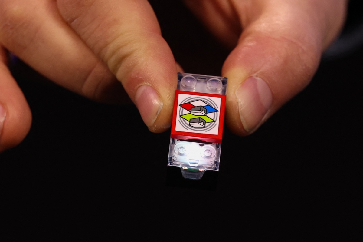 Lego Smart Brick: Ήχος, φως και αισθητήρες μέσα σε ένα κλασικό τουβλάκι