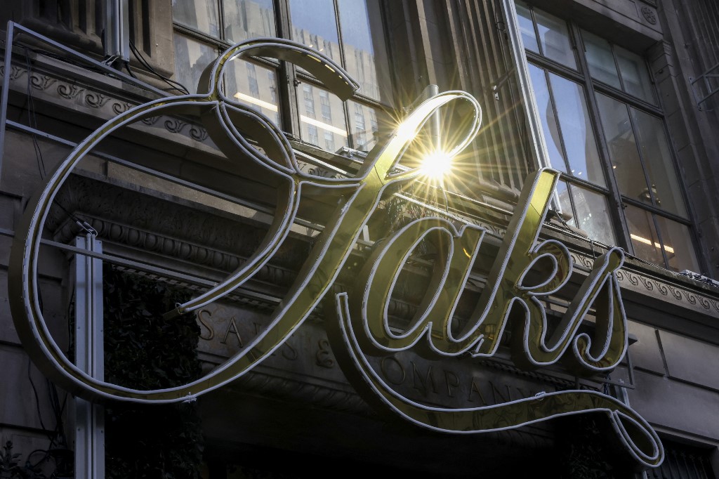 Πτώχευση Saks: Η Amazon αμφισβητεί τη διαδικασία και «καίει» επένδυση 475 εκατ. δολαρίων