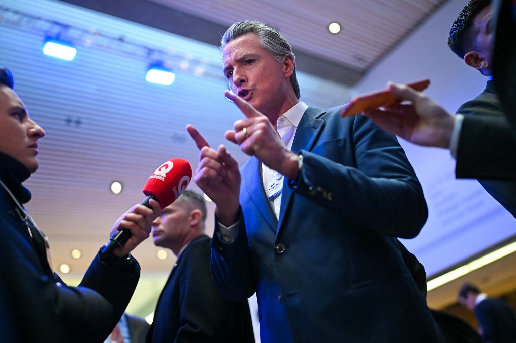 Ο Νιούσομ ανοίγει μέτωπο με το TikTok: Έρευνα για πιθανή λογοκρισία περιεχομένου κατά του Τραμπ