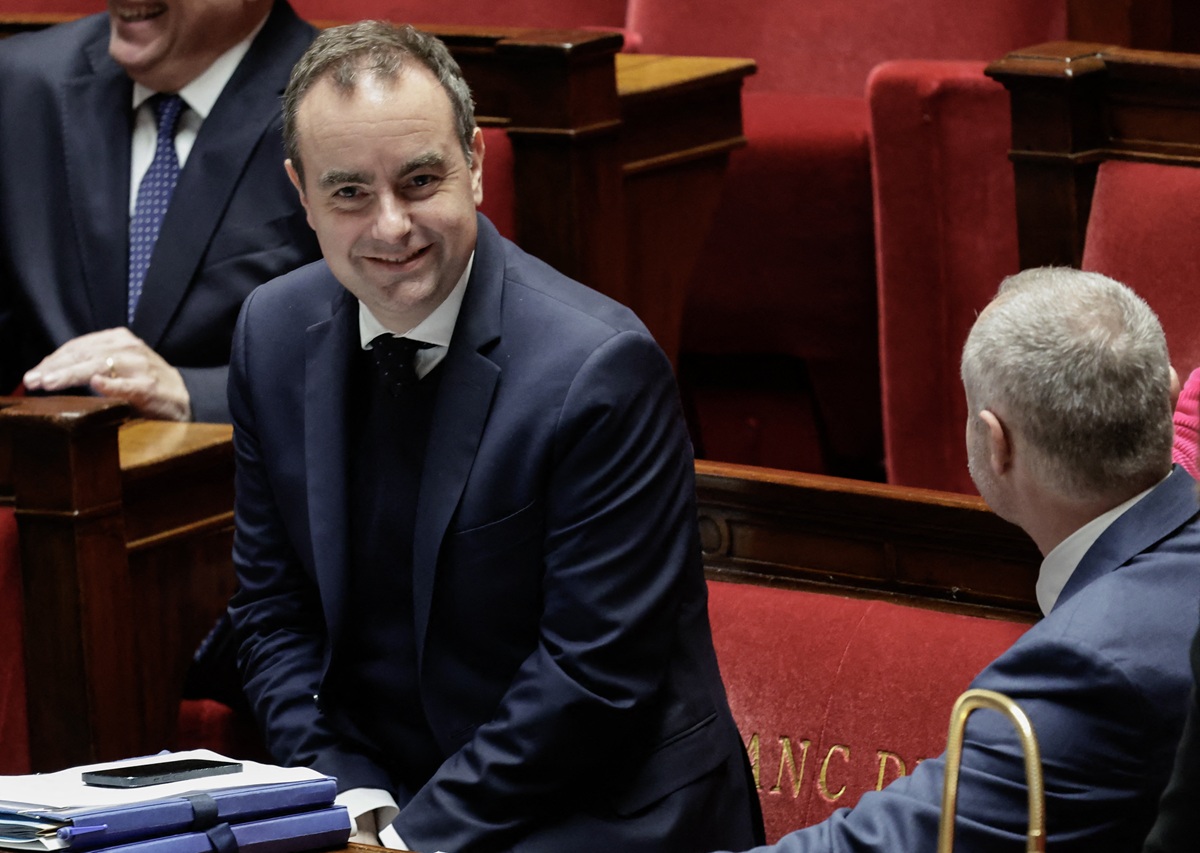 Γαλλία: Ο Λεκορνί επιβιώνει των προτάσεων μομφής για τον προϋπολογισμό του 2026