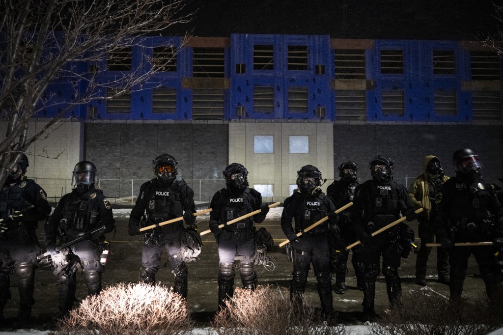 Κατευναστικές κινήσεις από τον Λευκό Οίκο στη Μινεάπολη – Γιατί αλλάζει στάση ο Τραμπ