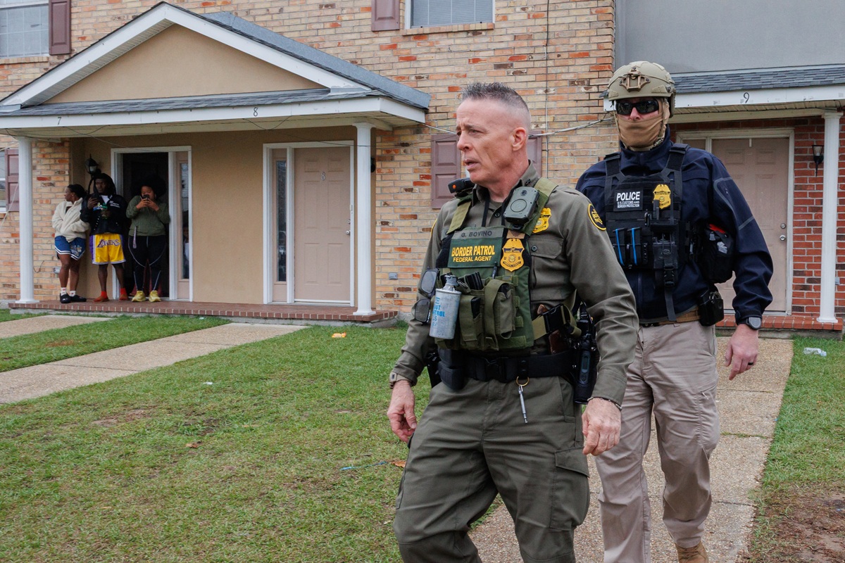 Γκρεγκ Μποβίνο: Ποιος είναι ο διοικητής της ICE που επιβάλλει την αντιμεταναστευτική γραμμή του Ντόναλντ Τραμπ