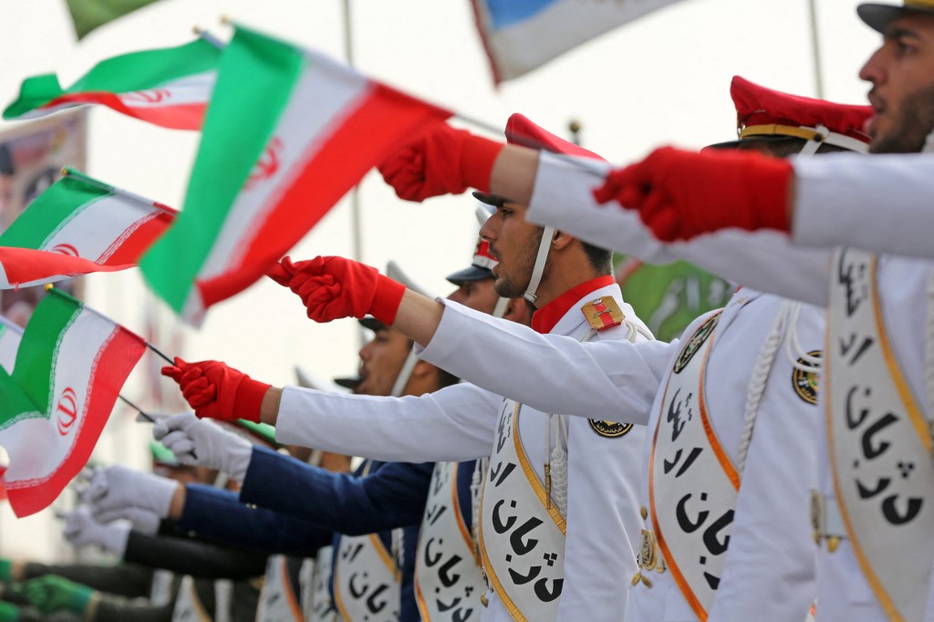 Ιράν: Από το «ανθεκτικό» μοντέλο στην κοινωνική έκρηξη – Το οικονομικό αδιέξοδο της Τεχεράνης