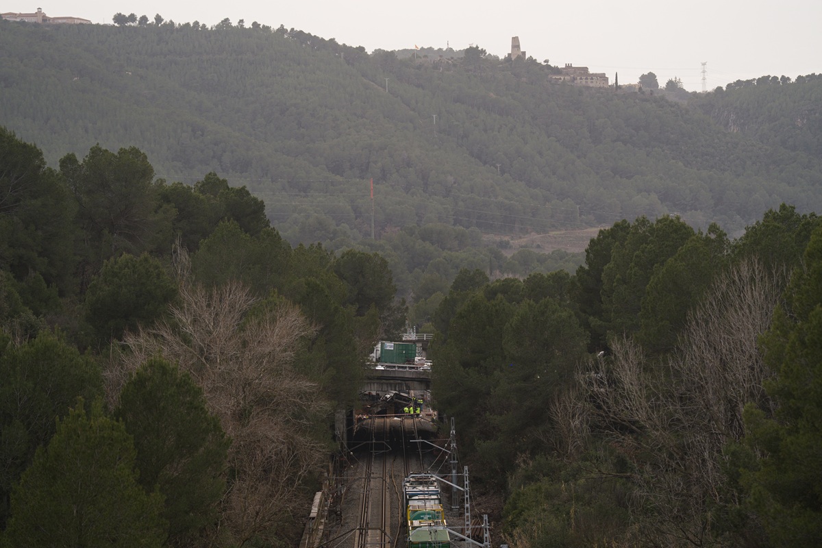 Ισπανία: Νέα σύγκρουση τρένου με γερανό στη Μούρθια – Αναφορές για τραυματίες