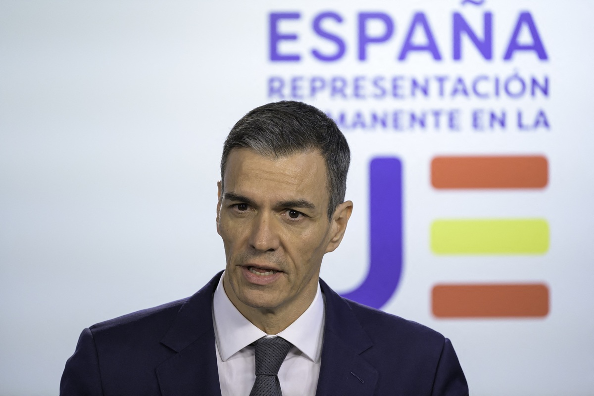 «Ο Άρης μπορεί να περιμένει»: Σκληρή απάντηση Σάντσεθ σε Έλον Μασκ για το μεταναστευτικό