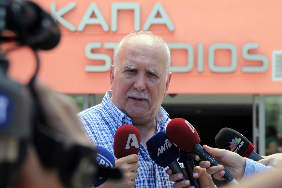 Σε κλίμα συγκίνησης το τελευταίο «αντίο» στον Γιώργο Παπαδάκη