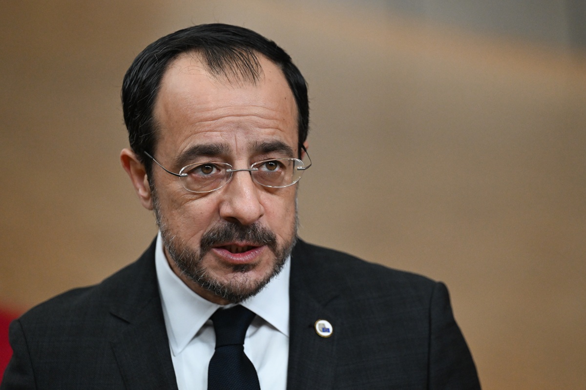 Χριστοδουλίδης: «Καταθέστε στις Αρχές όποια στοιχεία έχετε για χρηματισμό»