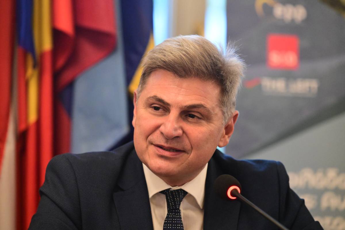 Διεγράφη από τον ΣΥΡΙΖΑ ο Νικόλας Φαραντούρης – Δεν παραδίδει την έδρα