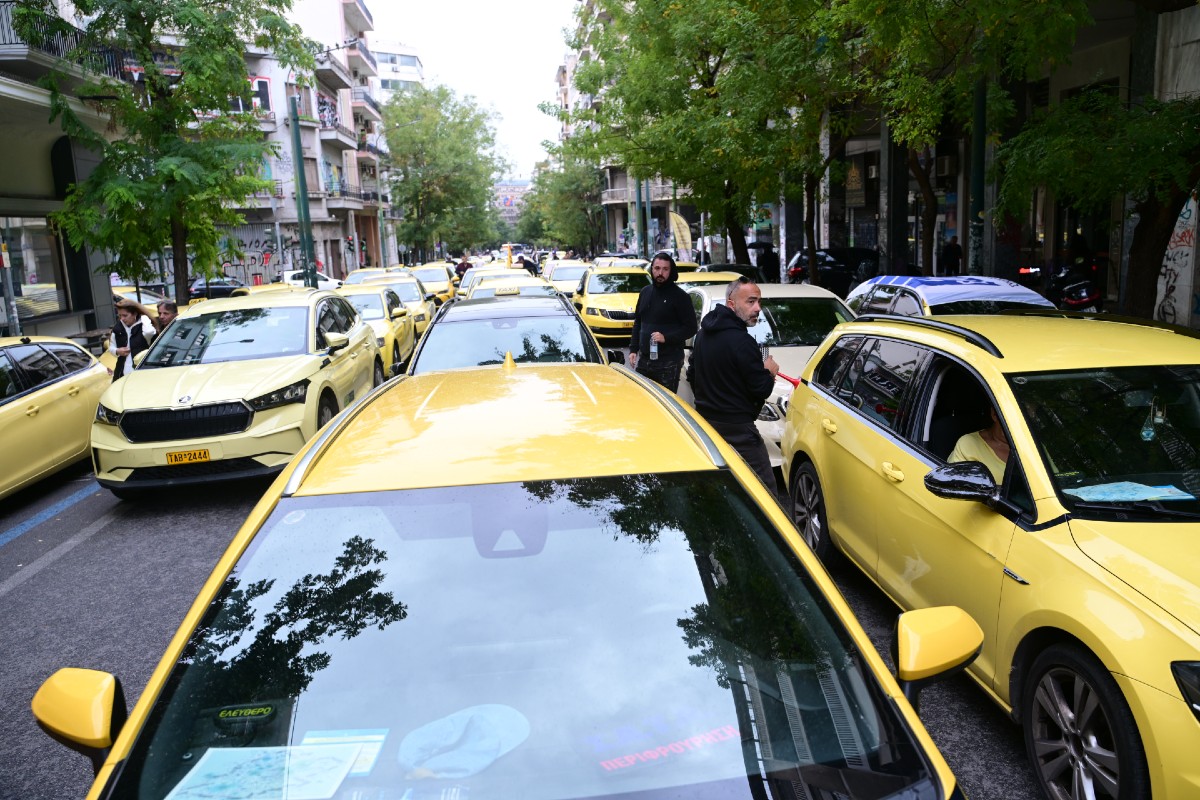Ταξί: «Χειρόφρενο» στις 13 & 14/1 – Προειδοποίηση ΣΑΤΑ για απεργία διαρκείας