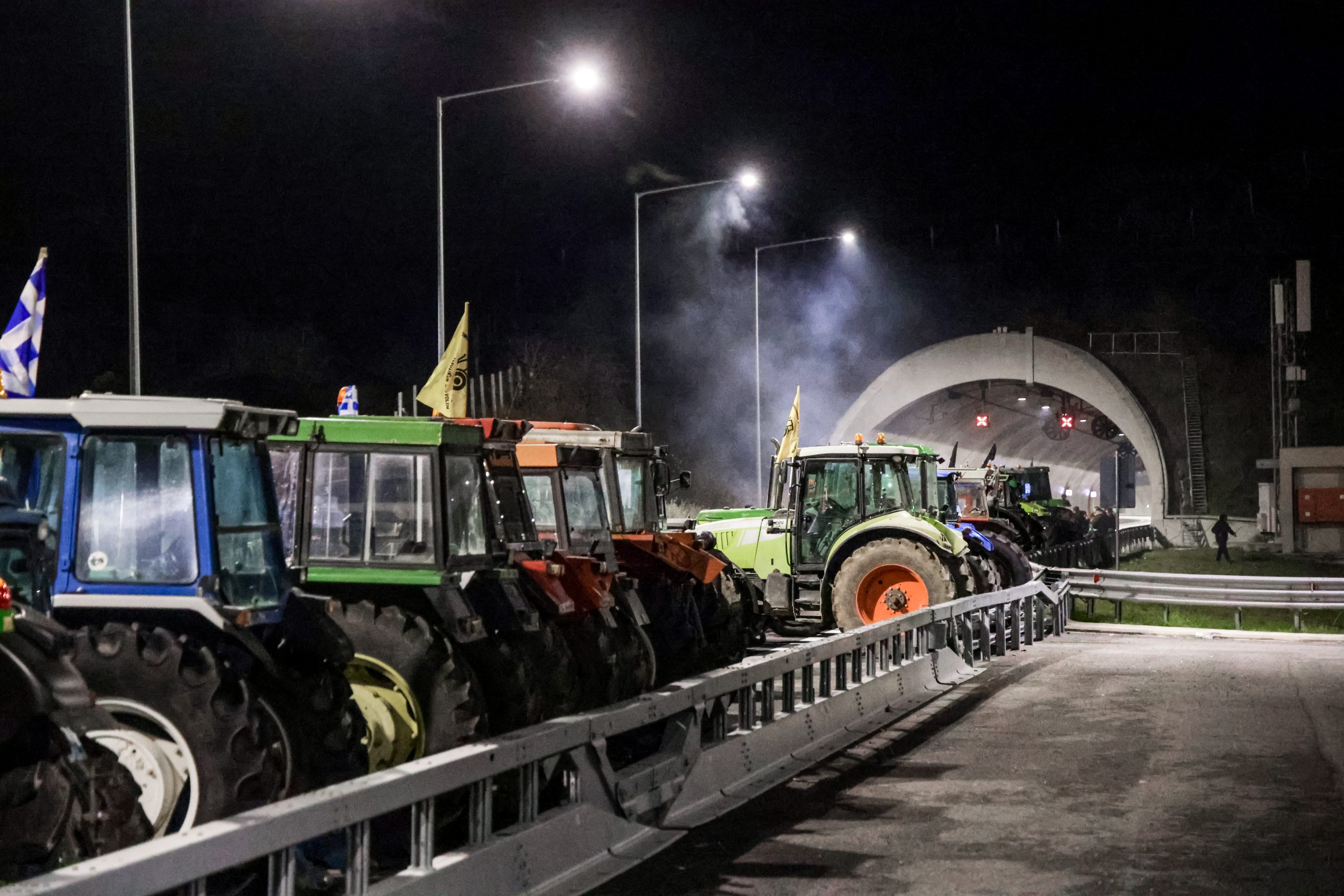 Αγρότες: Κινήσεις καλής θέλησης πριν τη συνάντηση με Μητσοτάκη – «Δεν τελειώνουν οι κινητοποιήσεις»