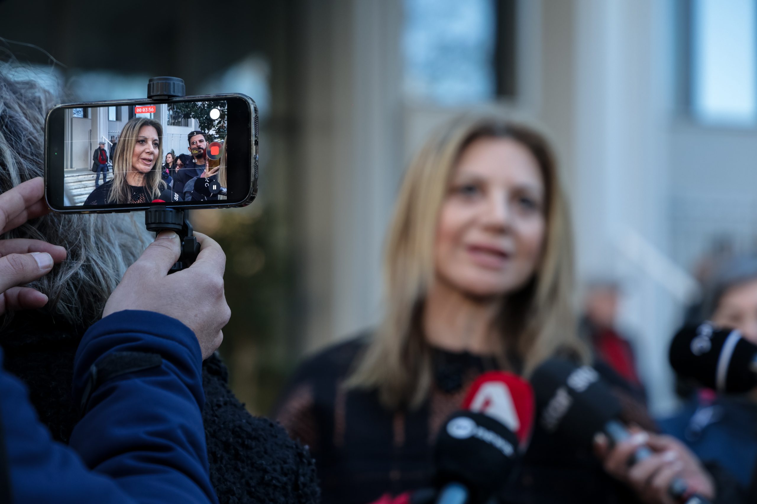 Η Μαρία Καρυστιανού παραιτήθηκε από την προεδρία του Συλλόγου των Τεμπών – Το παρασκήνιο