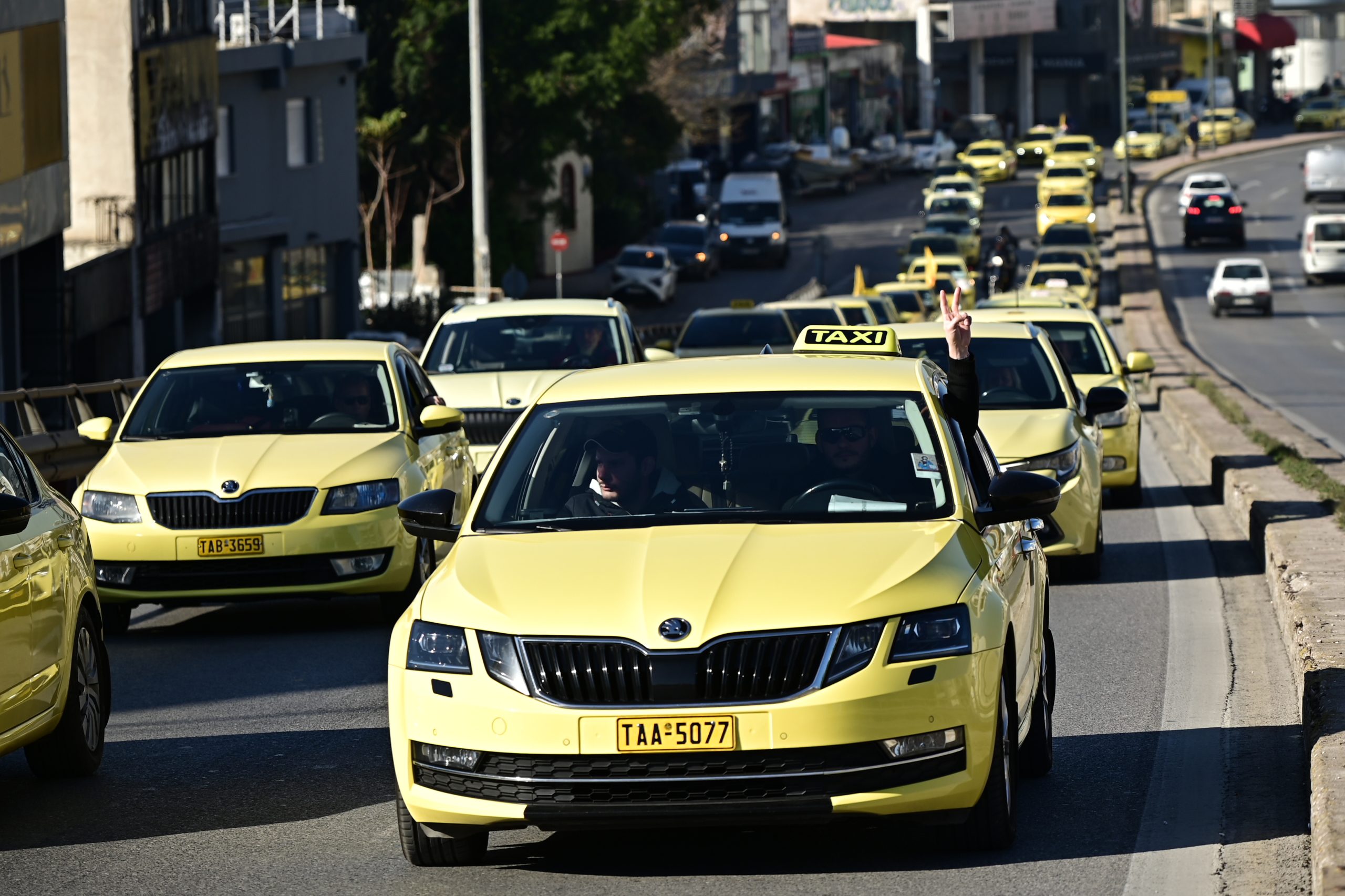 Χωρίς ταξί και την Πέμπτη η Αθήνα – Συνεχίζεται η απεργία του ΣΑΤΑ