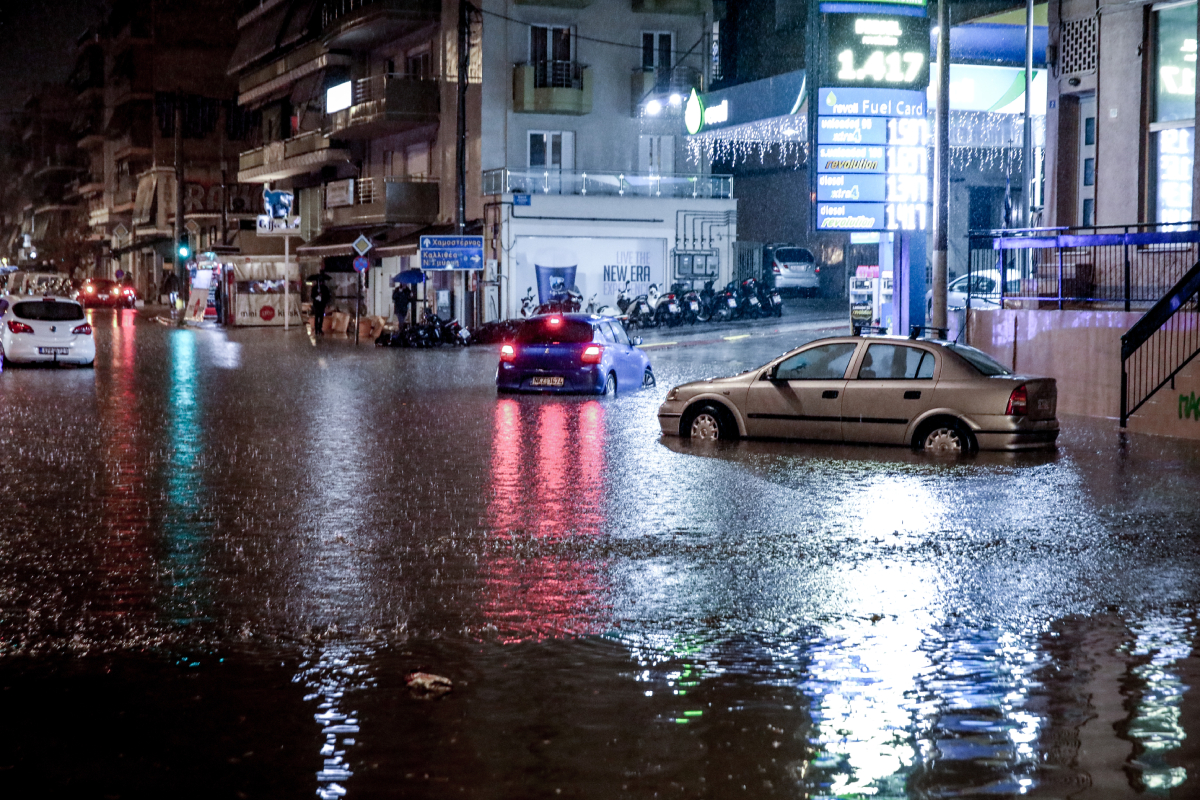 Δύο νεκροί και ανυπολόγιστες ζημιές από τη φονική κακοκαιρία – Πού θα συνεχιστούν τα φαινόμενα