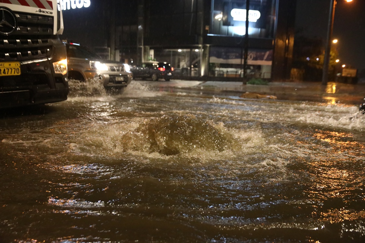 Ιστορικό ρεκόρ βροχής στην Αθήνα: 175 χιλιοστά σε μία μέρα – Κατέρριψε κάθε προηγούμενο εντός Αττικής
