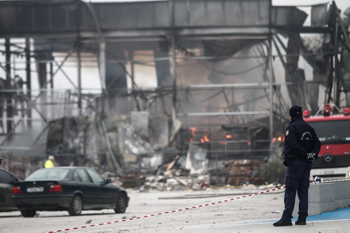«Βιολάντα»: Σε εξέλιξη η ταυτοποίηση των θυμάτων από την έκρηξη στο εργοστάσιο
