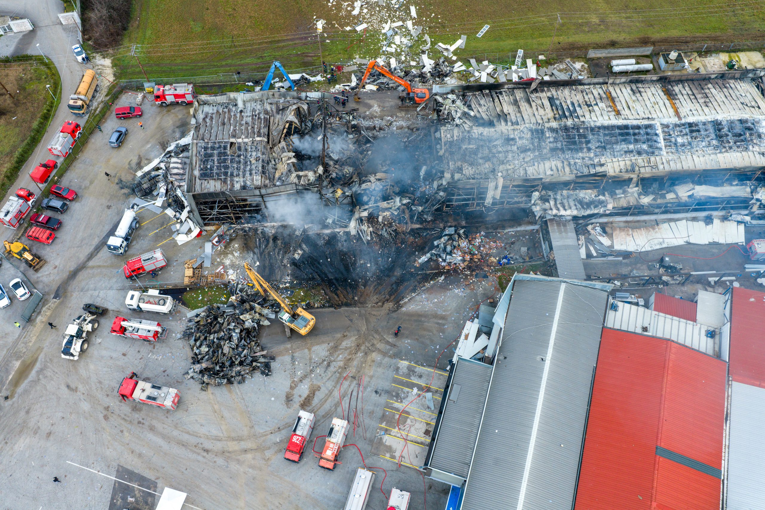 Βιολάντα: Εντοπίστηκε η πέμπτη σορός από τη φωτιά στο εργοστάσιο