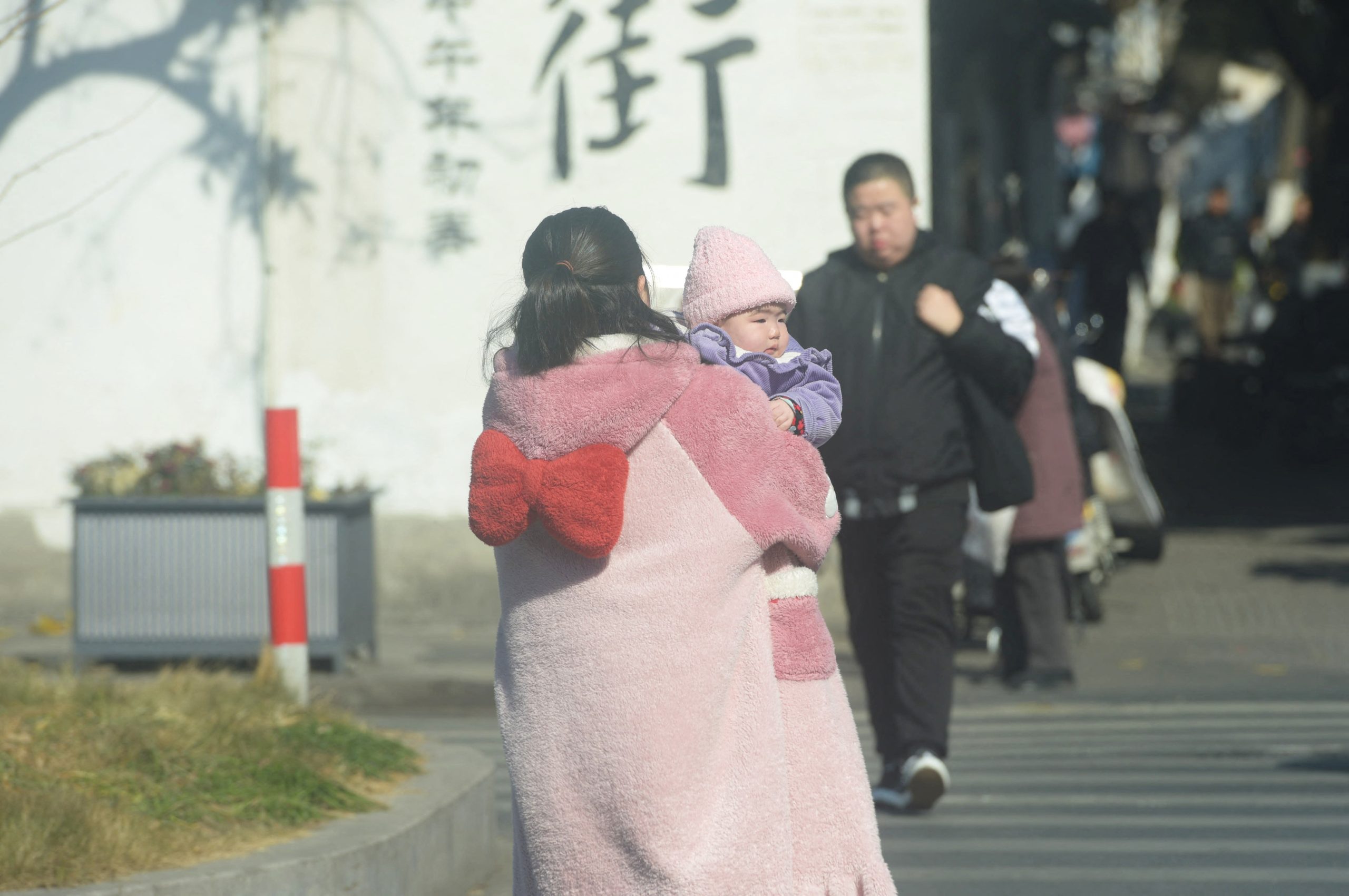 Βυθίζεται στη δημογραφική κρίση η Κίνα: Στο χαμηλότερο επίπεδο από το 1949 οι γεννήσεις