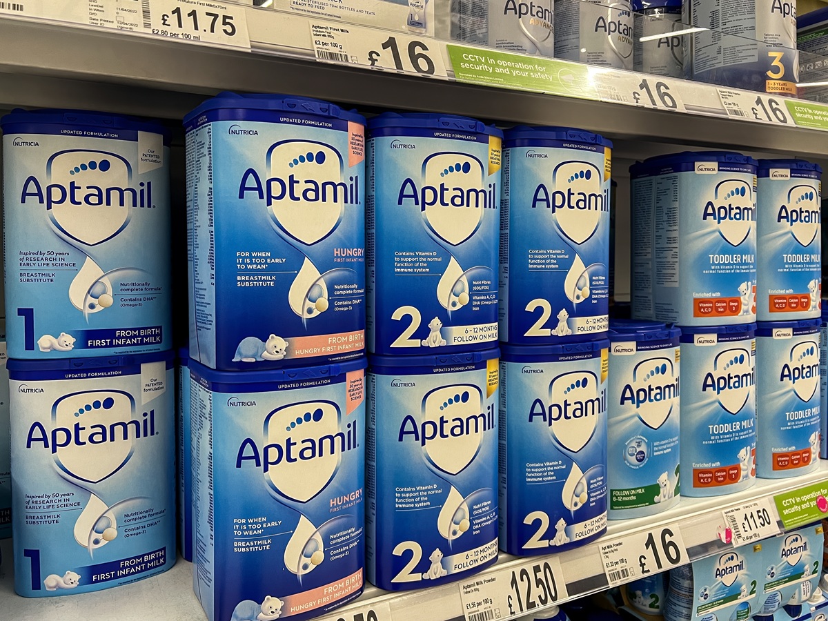Πίεση στις μετοχές των Danone και Nestlé μετά τις ανακλήσεις βρεφικού γάλακτος