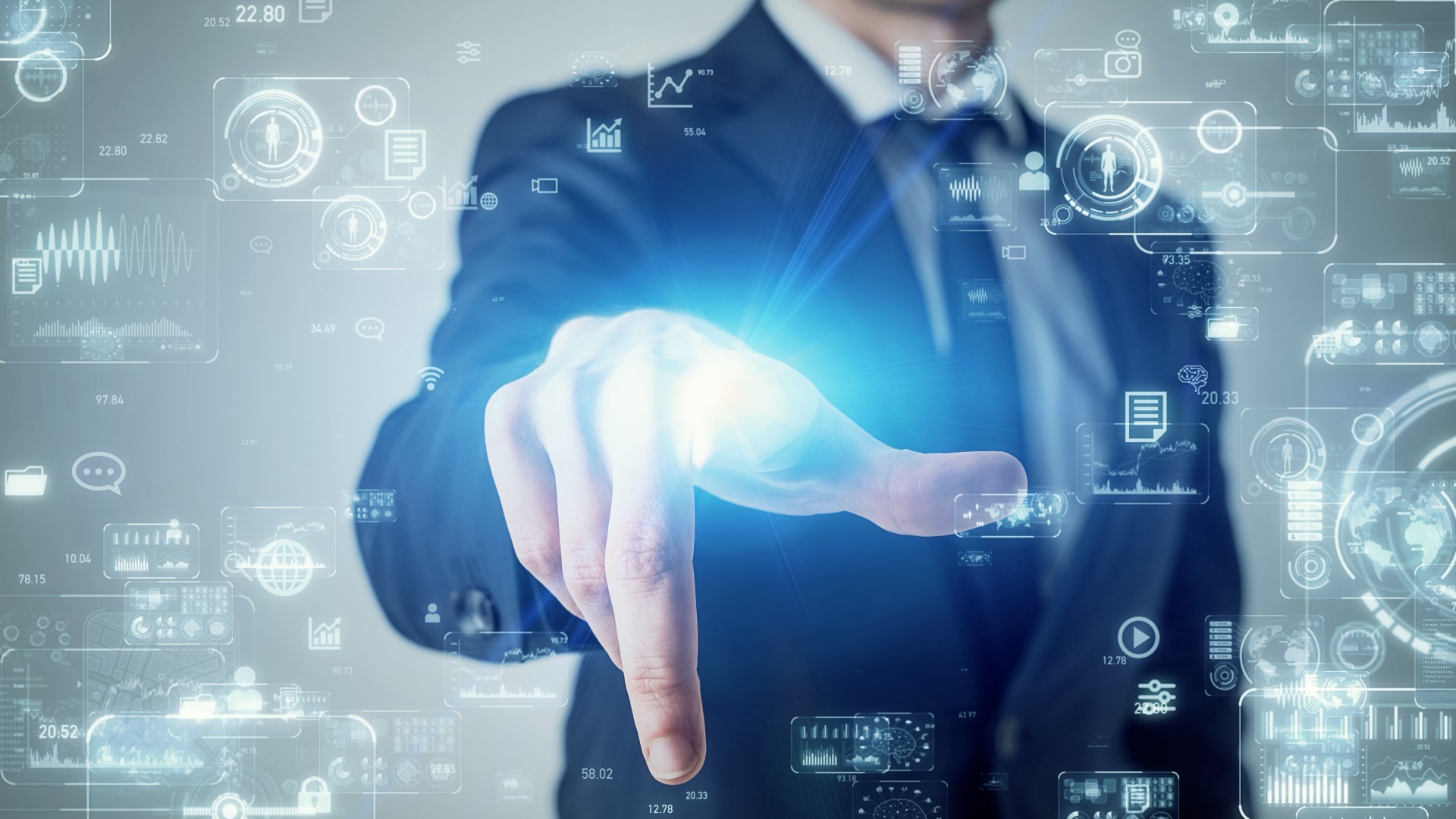 Το ταξίδι της παραγωγικής τεχνητής νοημοσύνης στην HELLENiQ ENERGY με οδηγό την τεχνογνωσία της PwC