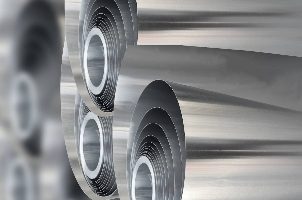 Ράλι στα μέταλλα το 2026: Αλουμίνιο κοντά σε υψηλά 4ετίας, «εκρηκτικός» ο κασσίτερος