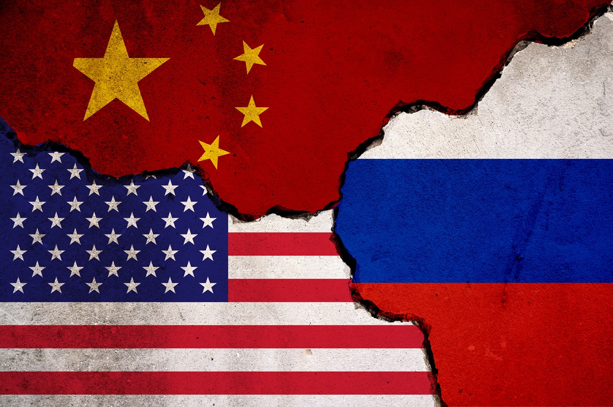 Ρωσία και Κίνα κατά ΗΠΑ – Δεξαμενόπλοια, κυρώσεις και γεωπολιτική σύγκρουση στον Ατλαντικό