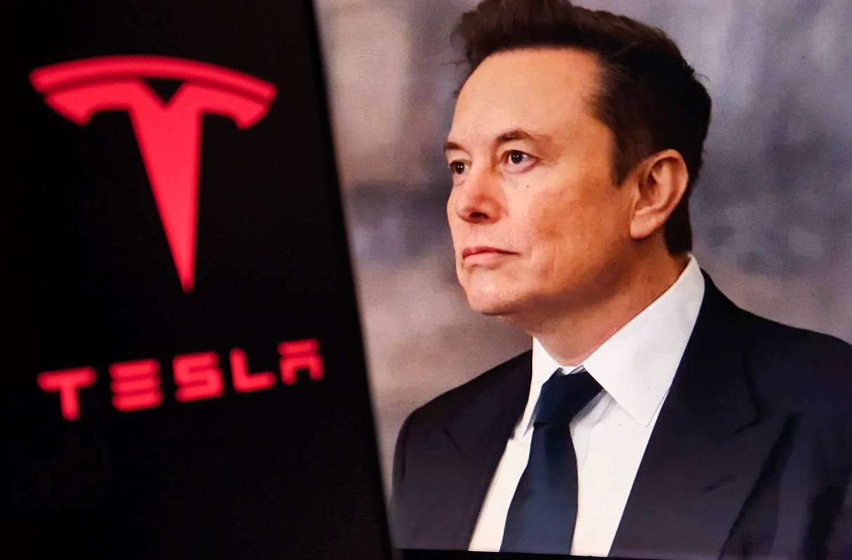 Έλον Μασκ: Αυτό είναι το δώρο του στους οδηγούς της Tesla για του Αγίου Βαλεντίνου