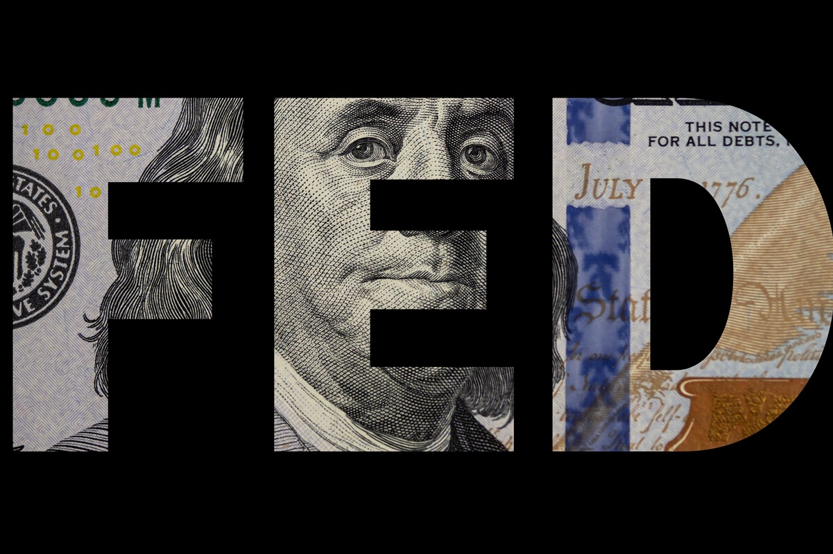 Αλλαγή φρουράς στη Fed: Ο Τραμπ επέλεξε τον Κέβιν Γουόρς για τη διαδοχή Πάουελ – Ποιος είναι