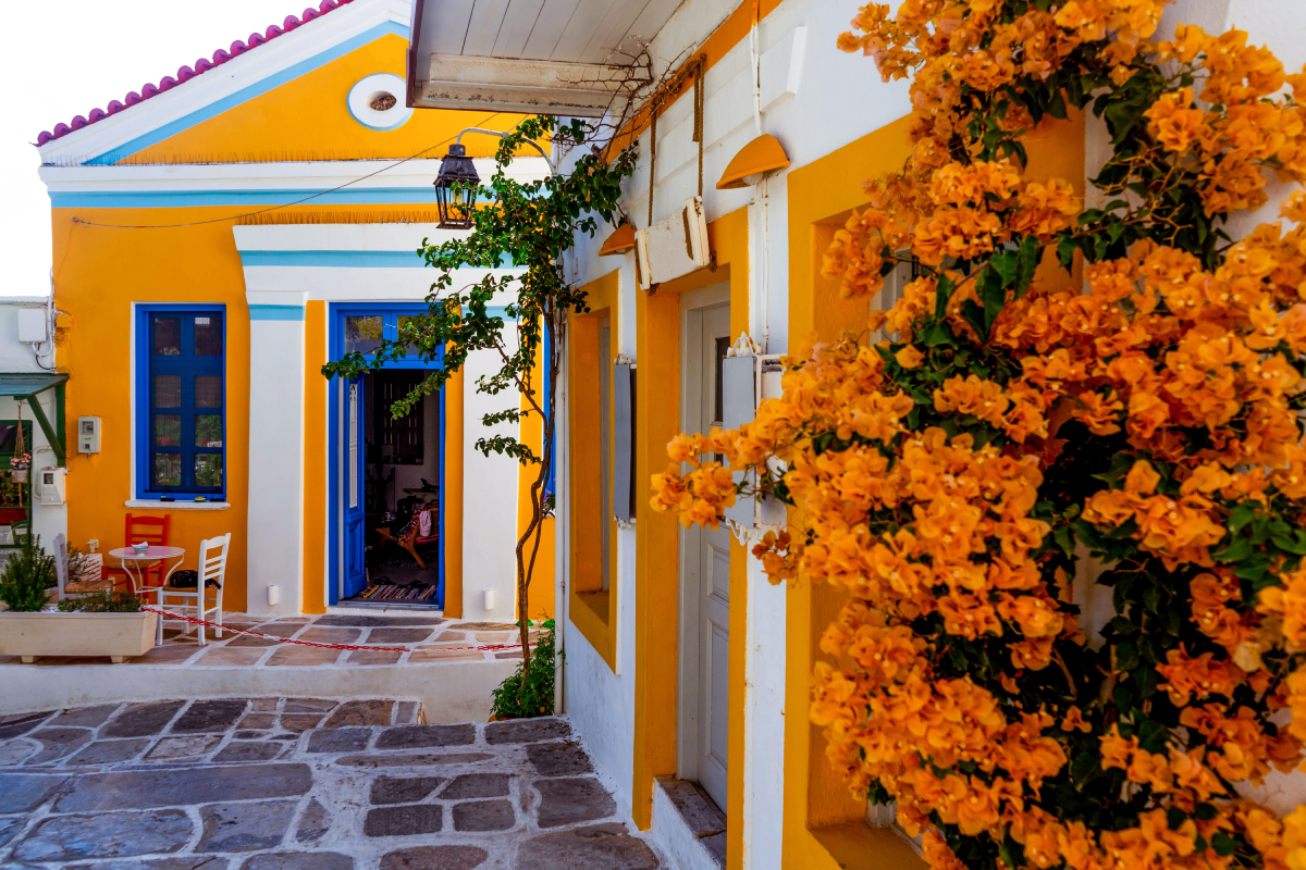 Η Πάρος αναδεικνύεται σε νέο καταφύγιο πολυτελούς τουρισμού για επισκέπτες υψηλών εισοδημάτων