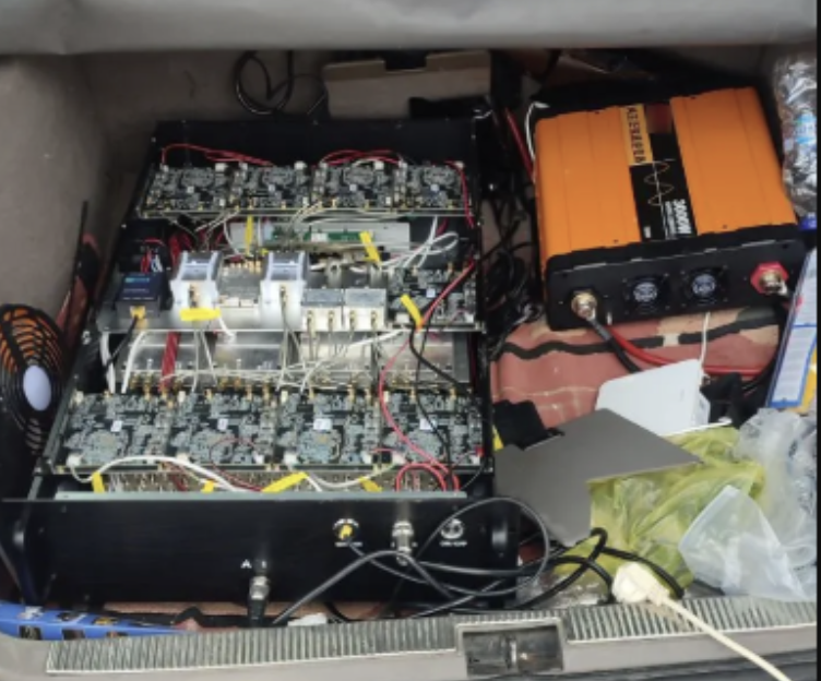 «SMS Blaster Attacks»: Πώς δρούσε high tech κύκλωμα με «όχημα-κεραία» για ηλεκτρονικές απάτες